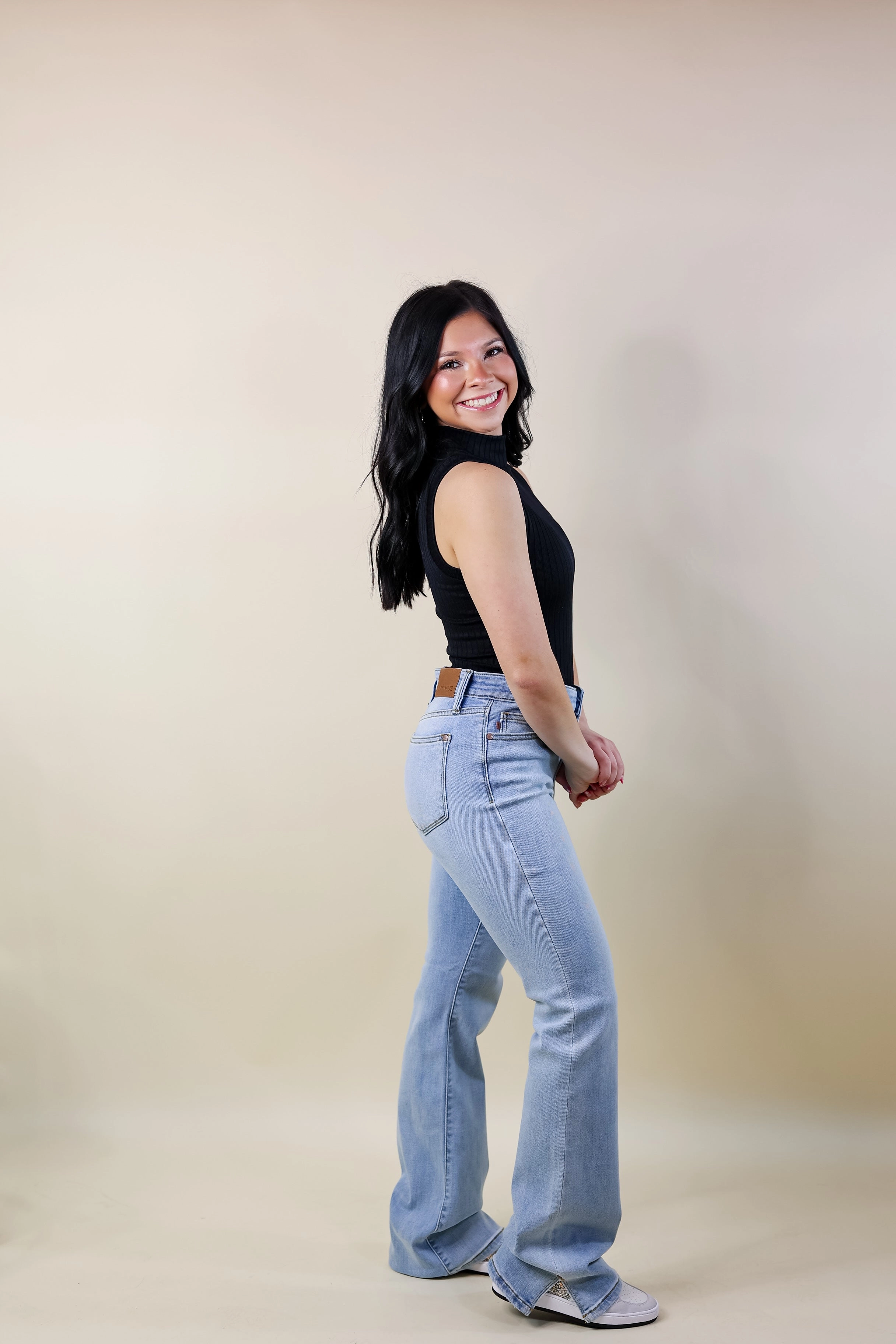 ChafeFree Design Free Shape *blemished* Judy Blue | Turn It Up Slit Hem Bootcut Jeans in Light Wash