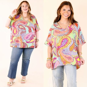 Majestic Moment V Neck Paisley Print Top in Aqua Blue Stretch Fit Technology