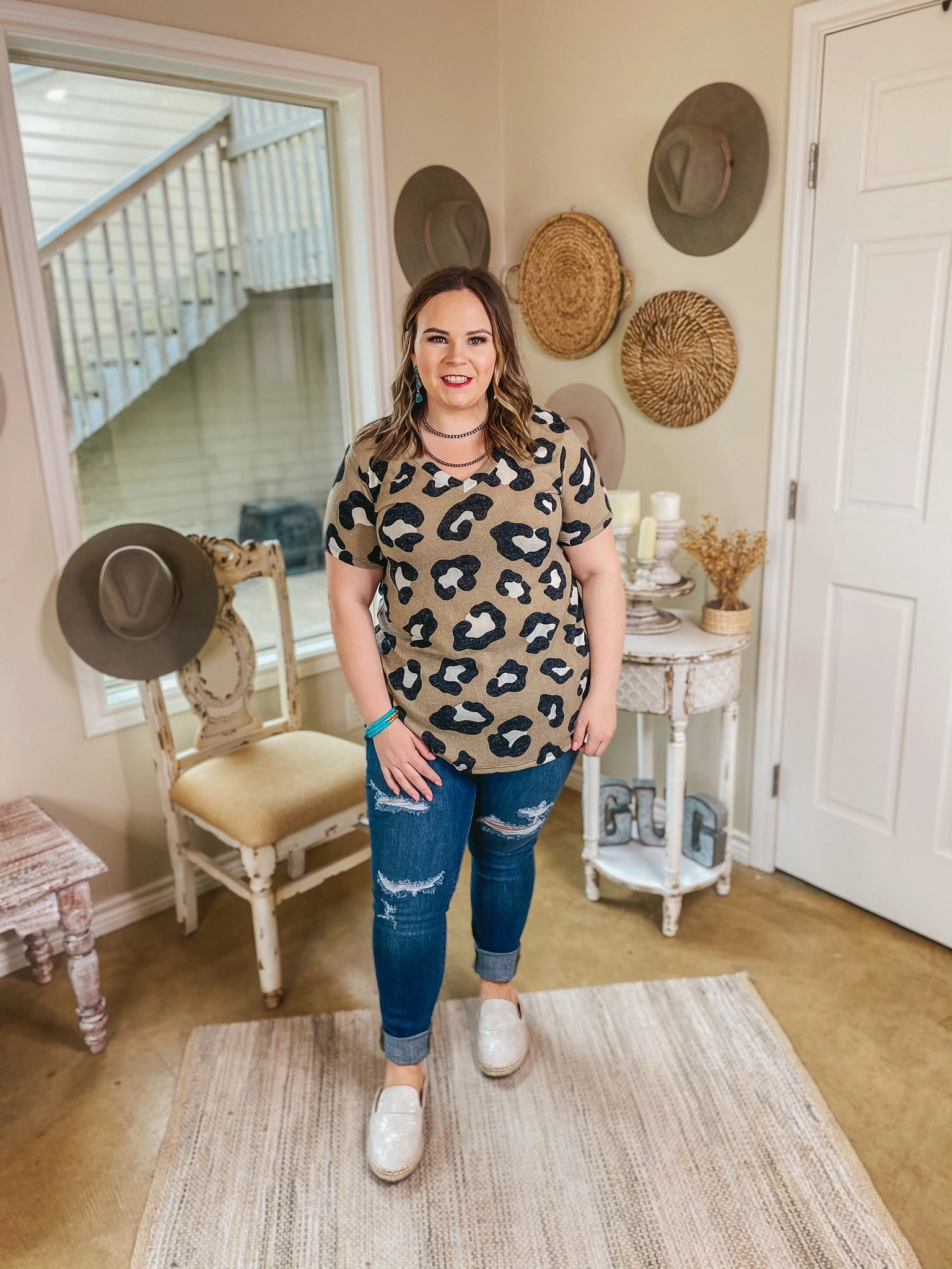 Linen Soul Last Chance Size Small | Keep Things Simple Large Leopard V Neck Tee Shirt in Taupe