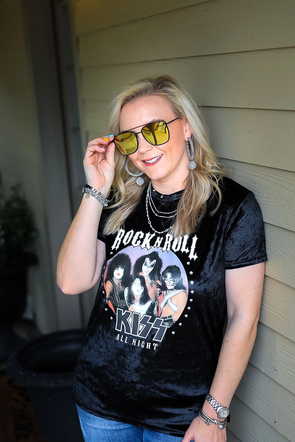 High End Easy Wear Kiss | Rock N Roll All Night Velvet Band Tee in Black