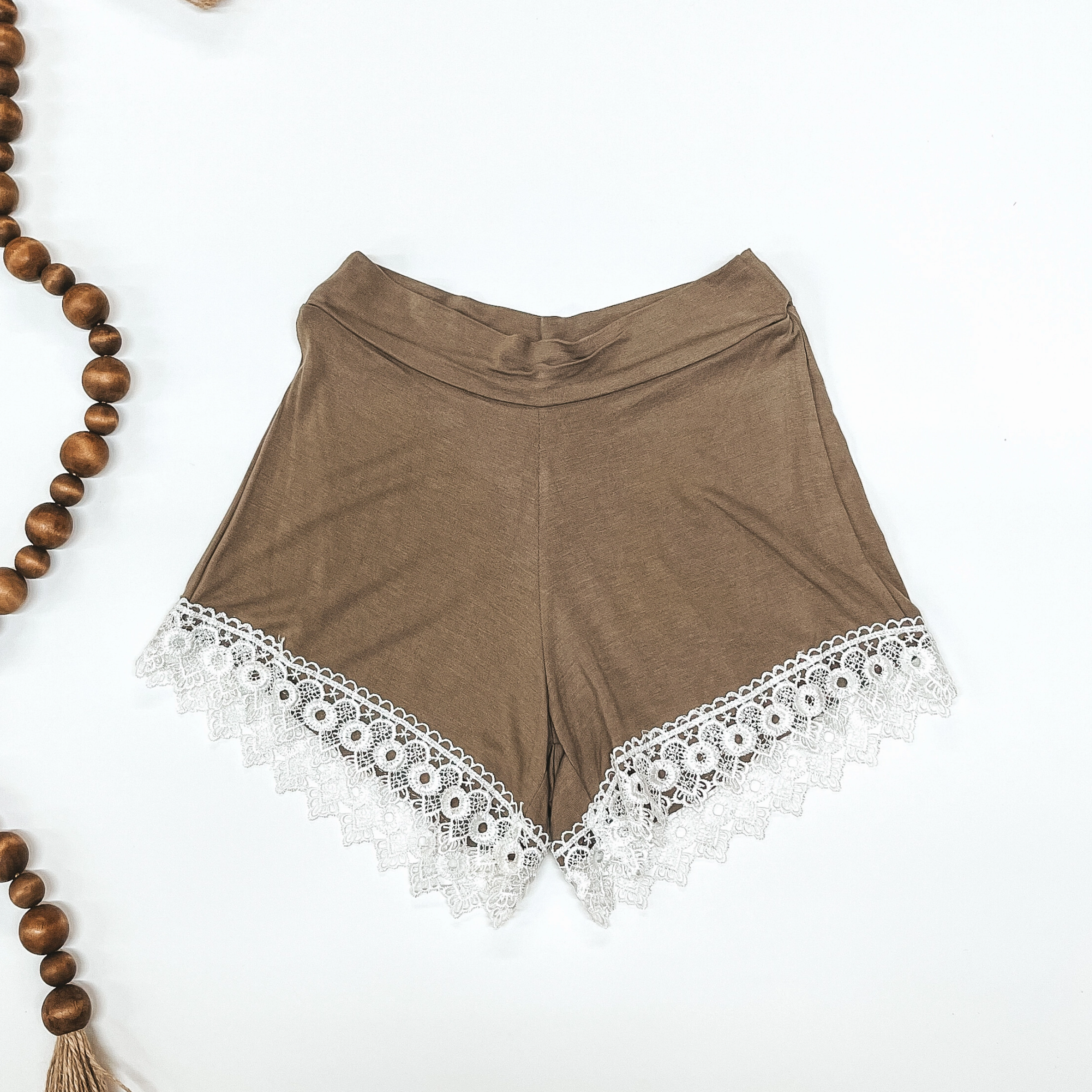 Windproof Outer Layer Brown Shorts with Lace Trim