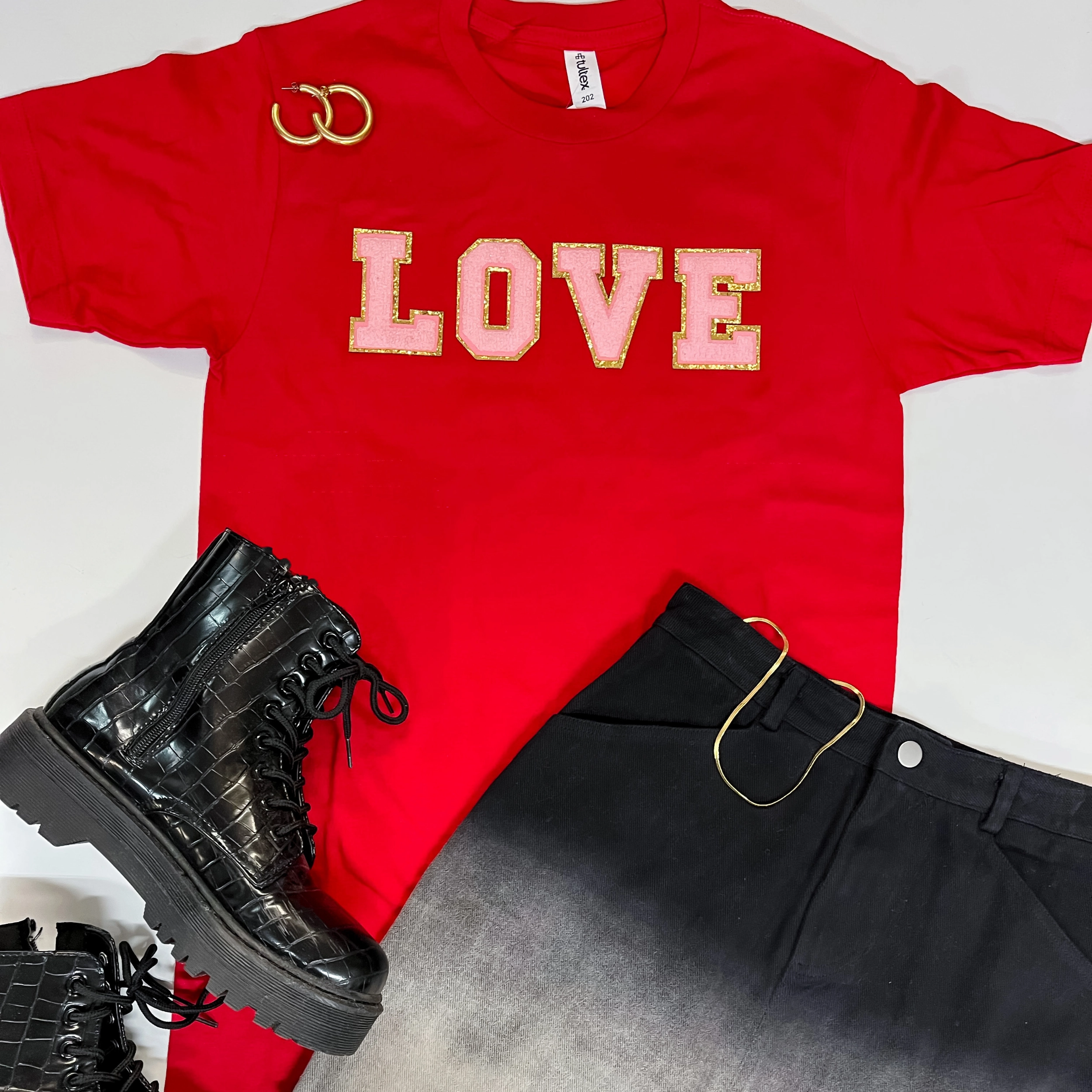 Love Chenille Letter Short Sleeve Graphic Tee in Red Stretchable Armholes