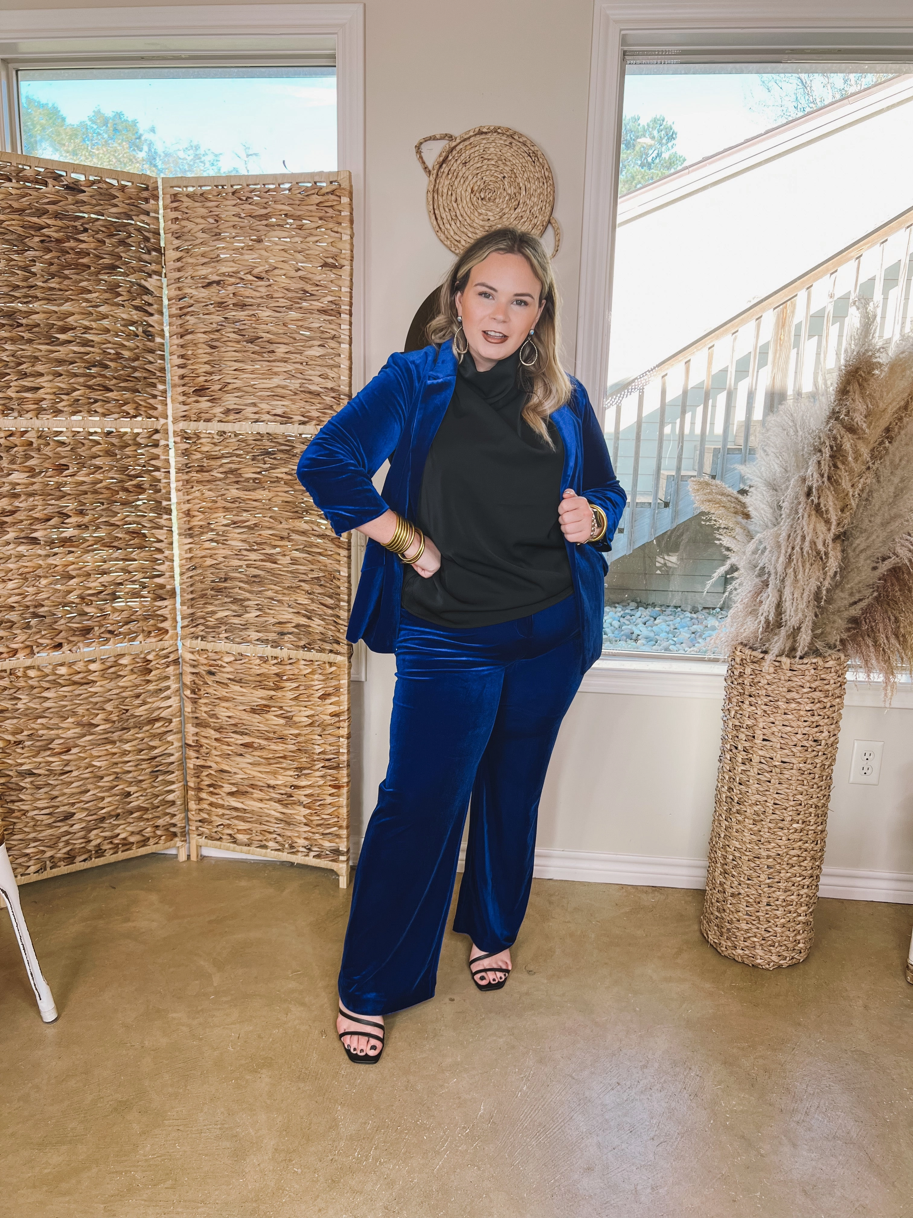 Chic Arrival 3/4 Sleeve Velvet Blazer in Royal Blue Euro Mood Modern Boots