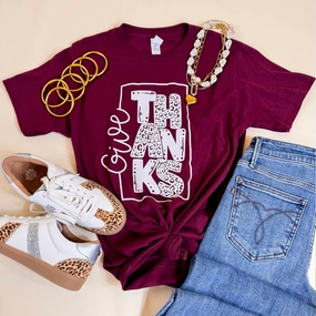 Relax Comfort Style Urban Comfort Give Thanks Short Sleeve Leopard Print Graphic Tee in Maroon
