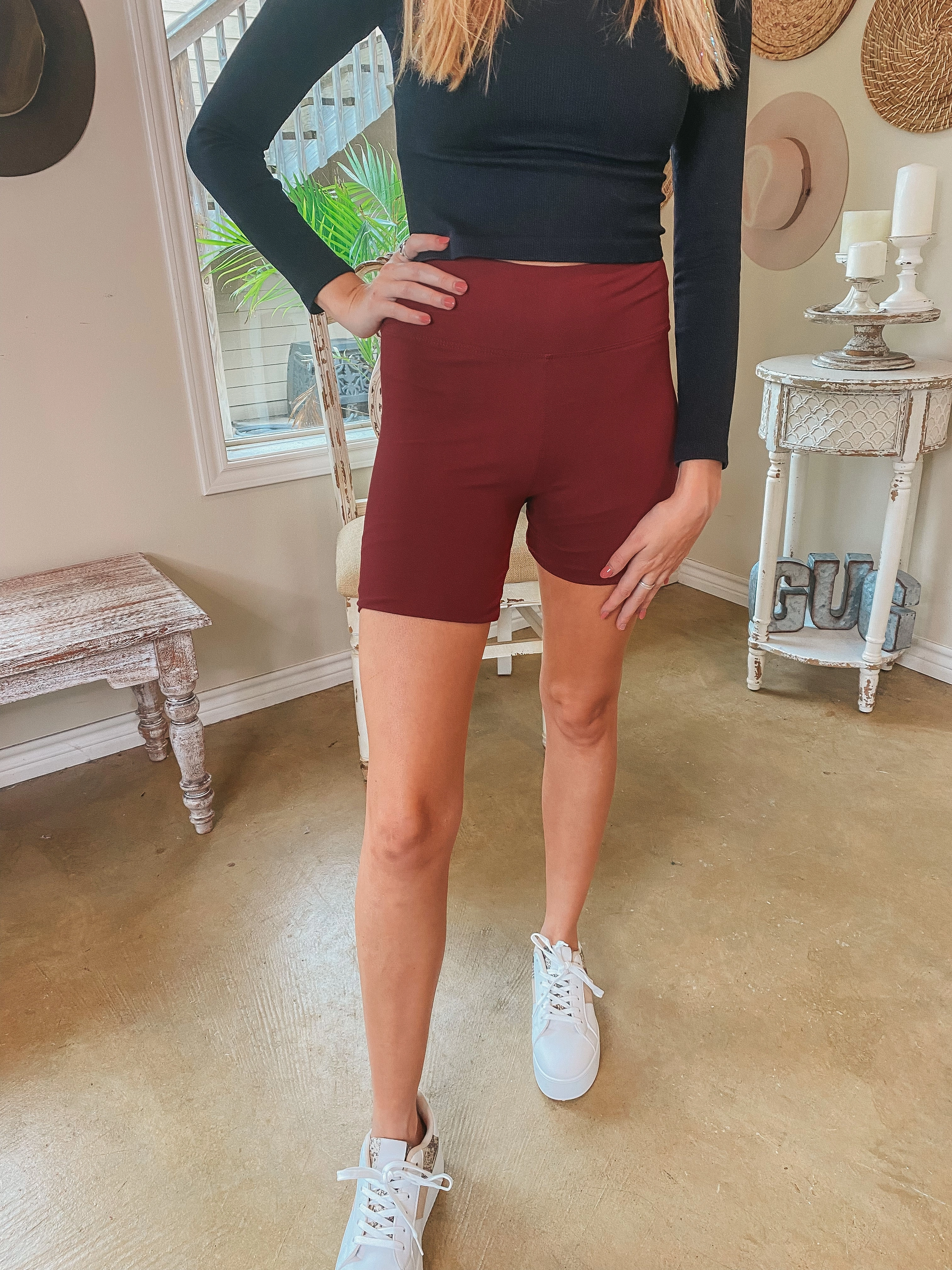 Finish Strong High Waist Biker Shorts in Maroon MinimalistStyle HighElasticity