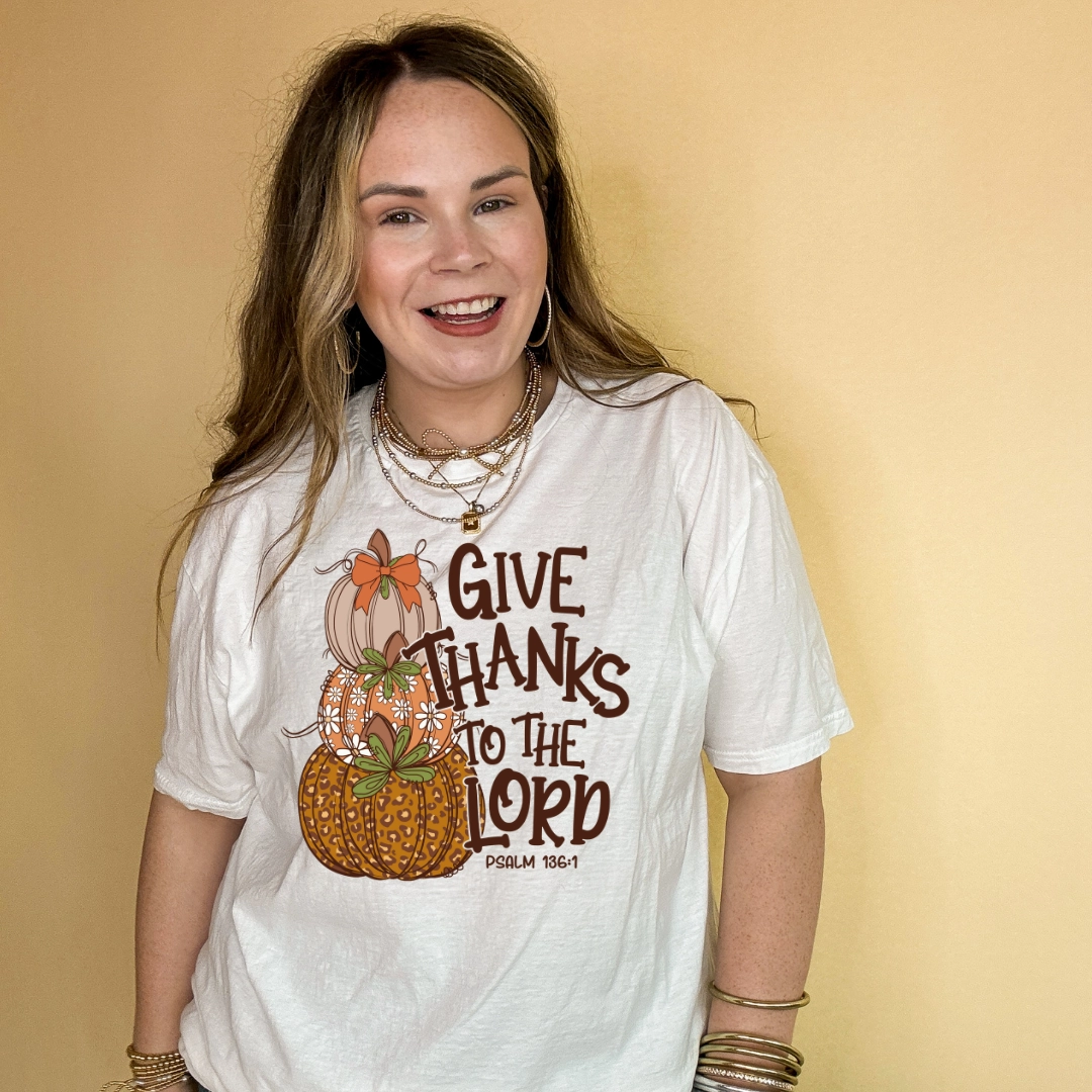 LayeredSleeveConstruction Online Exclusive | Give Thanks to the Lord Stacked autumn Pumpkins with Bow Graphic Tee in Multiple Color Options