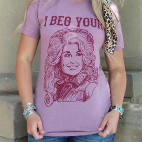 Winter Fashion Online Exclusive | I Beg Your Parton Short Sleeve Graphic Tee in Mauve