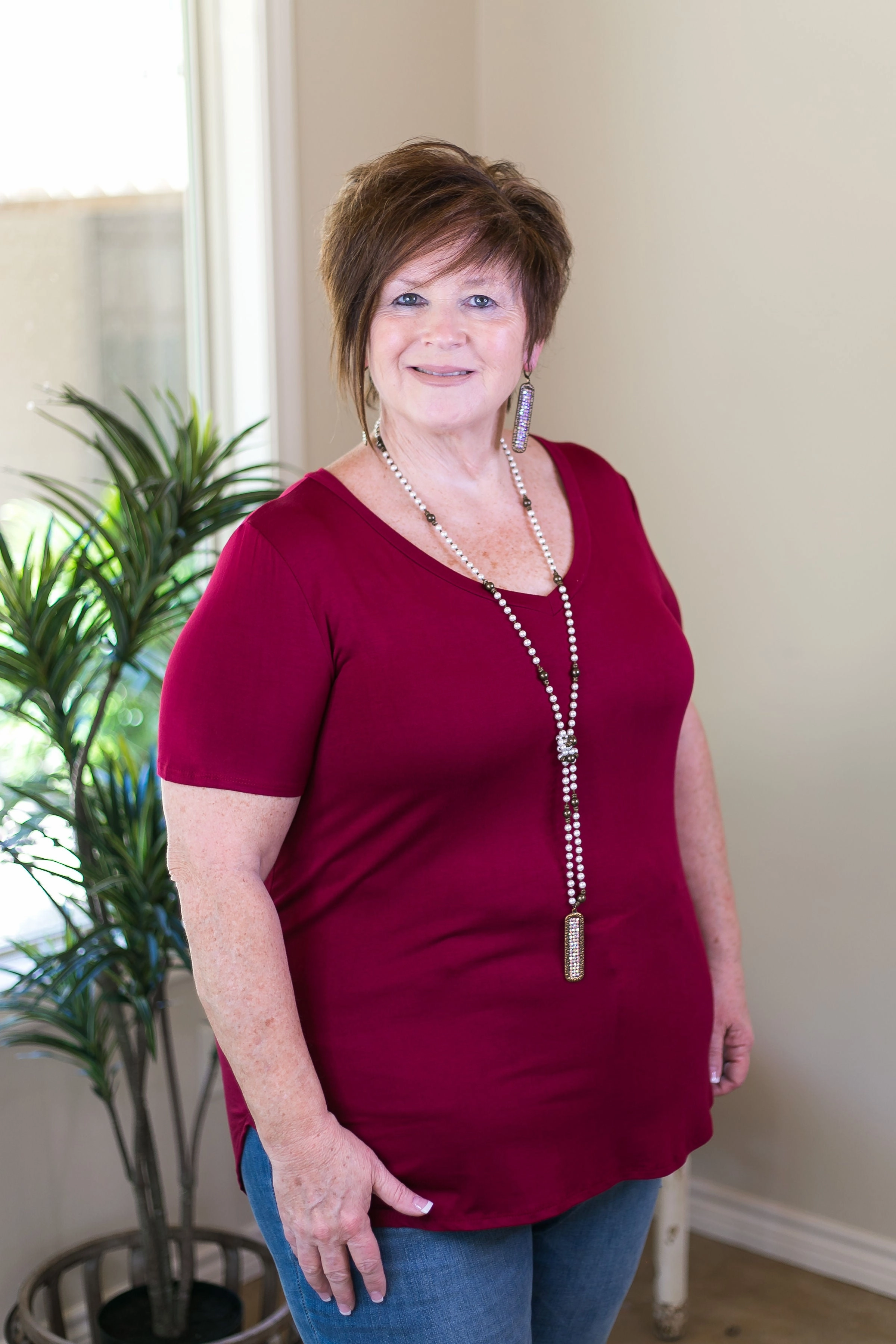 Smile Glow Simply The Best V Neck Short Sleeve Tee Shirt in Maroon