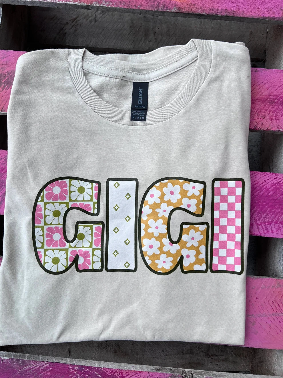 Online Exclusive | Gigi Short Sleeve Graphic Tee Lightweight Fabric Chic Design
