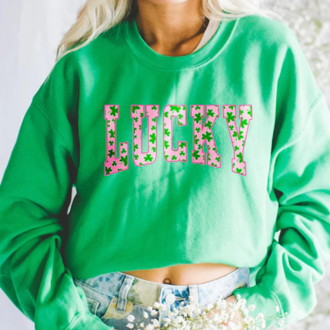 LightweightBlend Classic Trend Look Online Exclusive | Lucky Layers Pink Shamrock Graphic Sweatshirt in Green