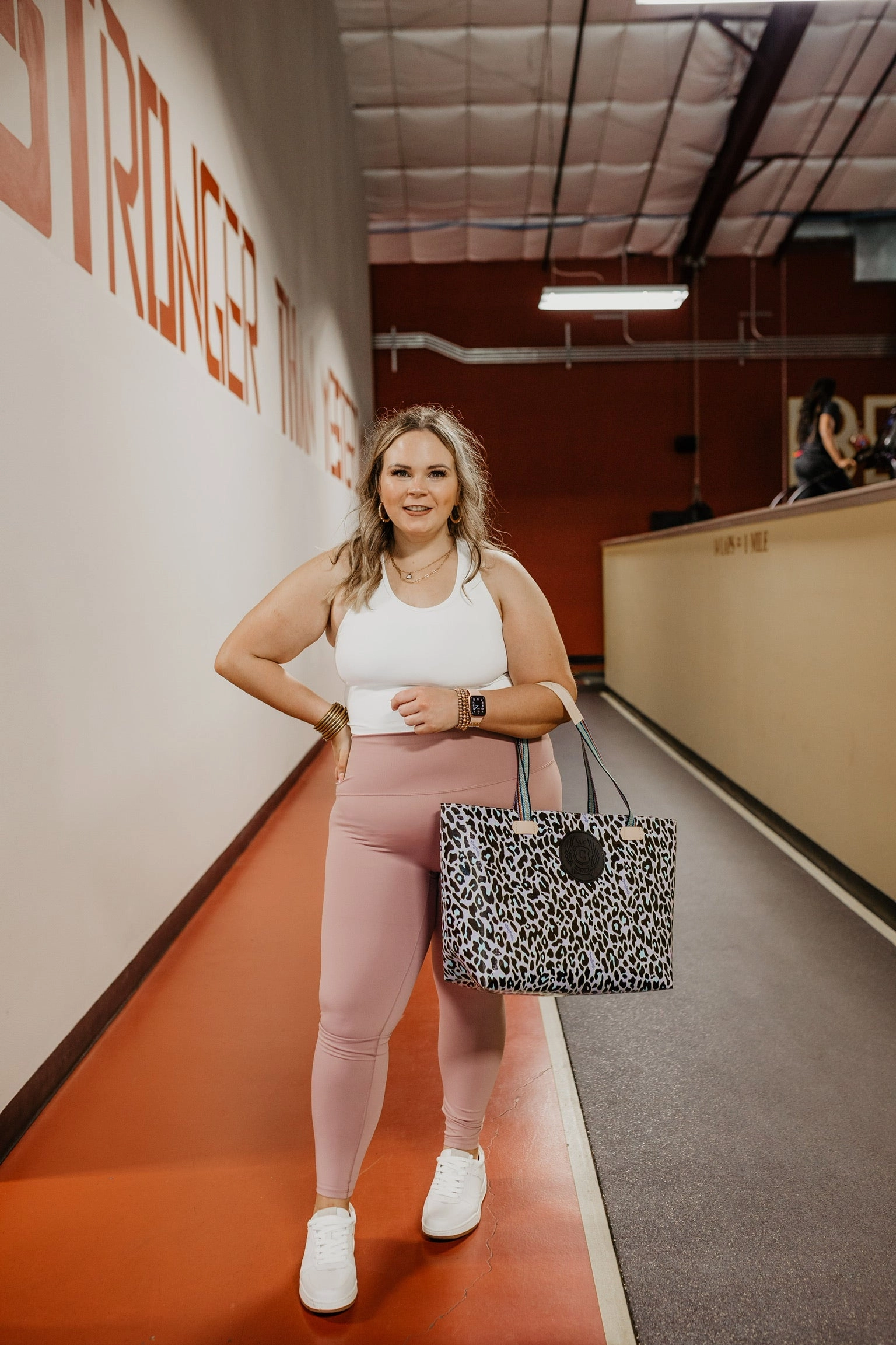 Future Glow Camera Glow Finish Line Non Pocket Leggings in Indie Pink