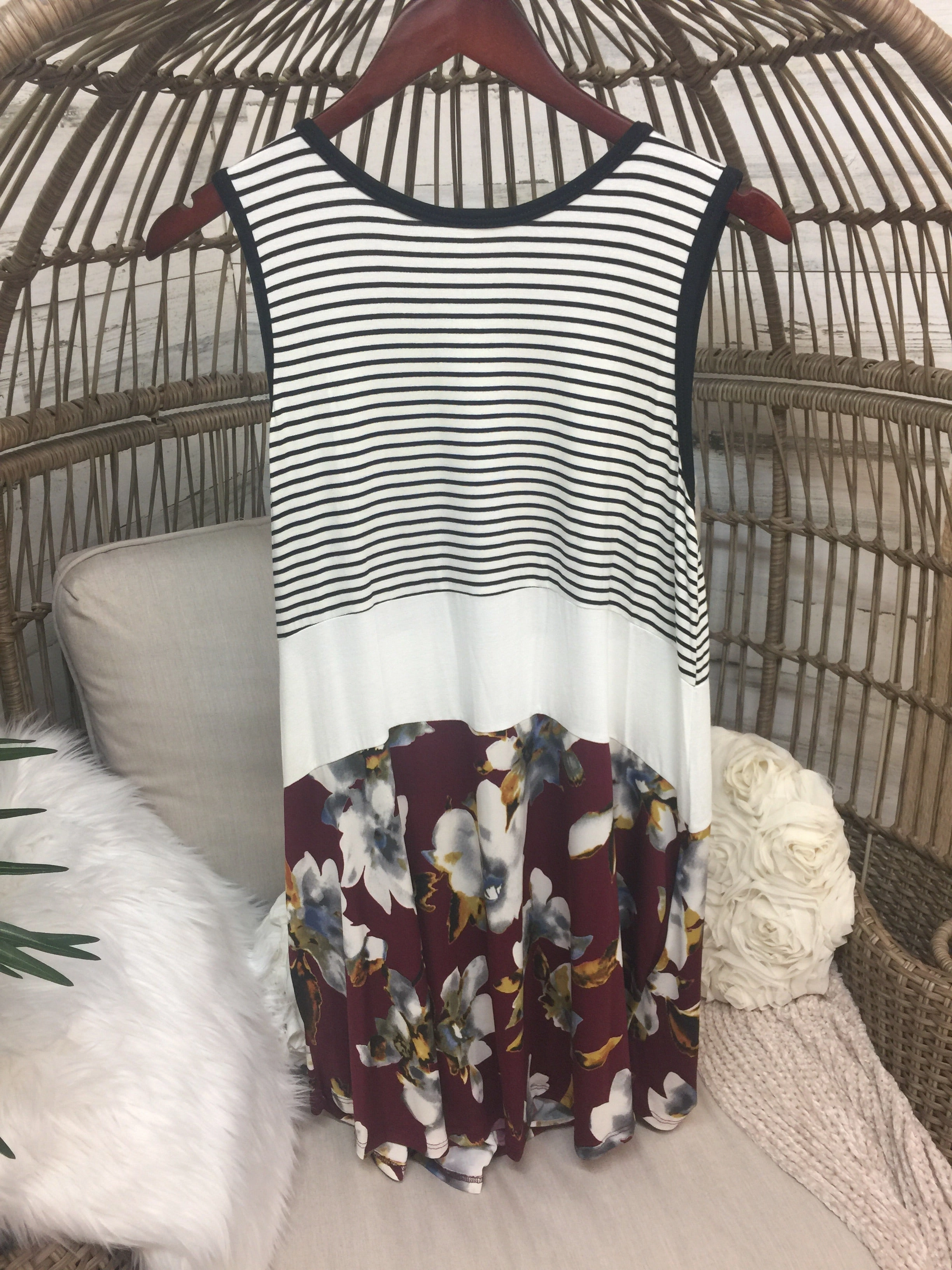 Insulated Jacket HiddenZipperClosure Floral and Striped Print Block Tank Dress in Ivory and Maroon