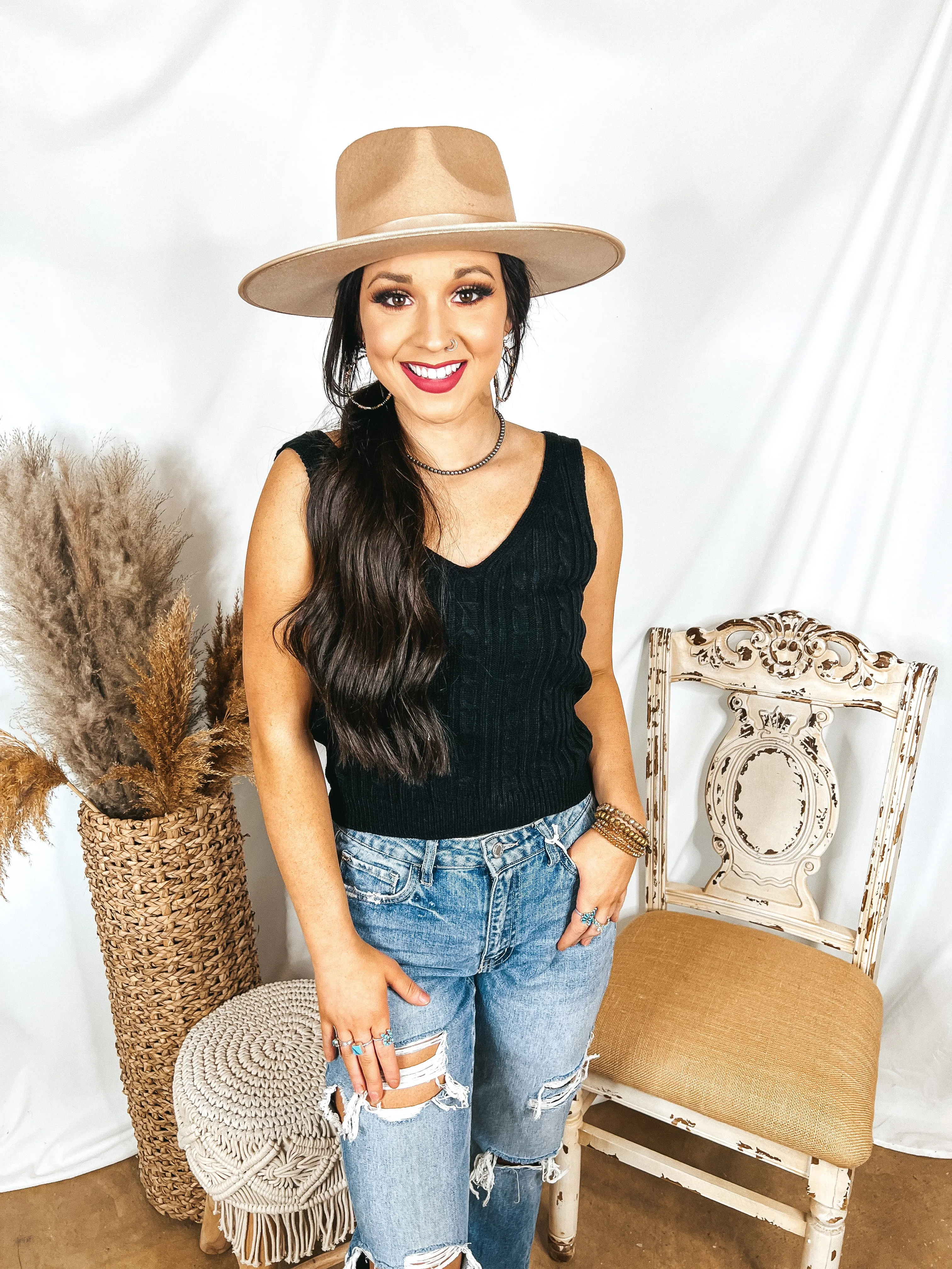 Forever Famous Cropped Sweater Tank Top in Black Fade Resistant Coating Vintage Shirt