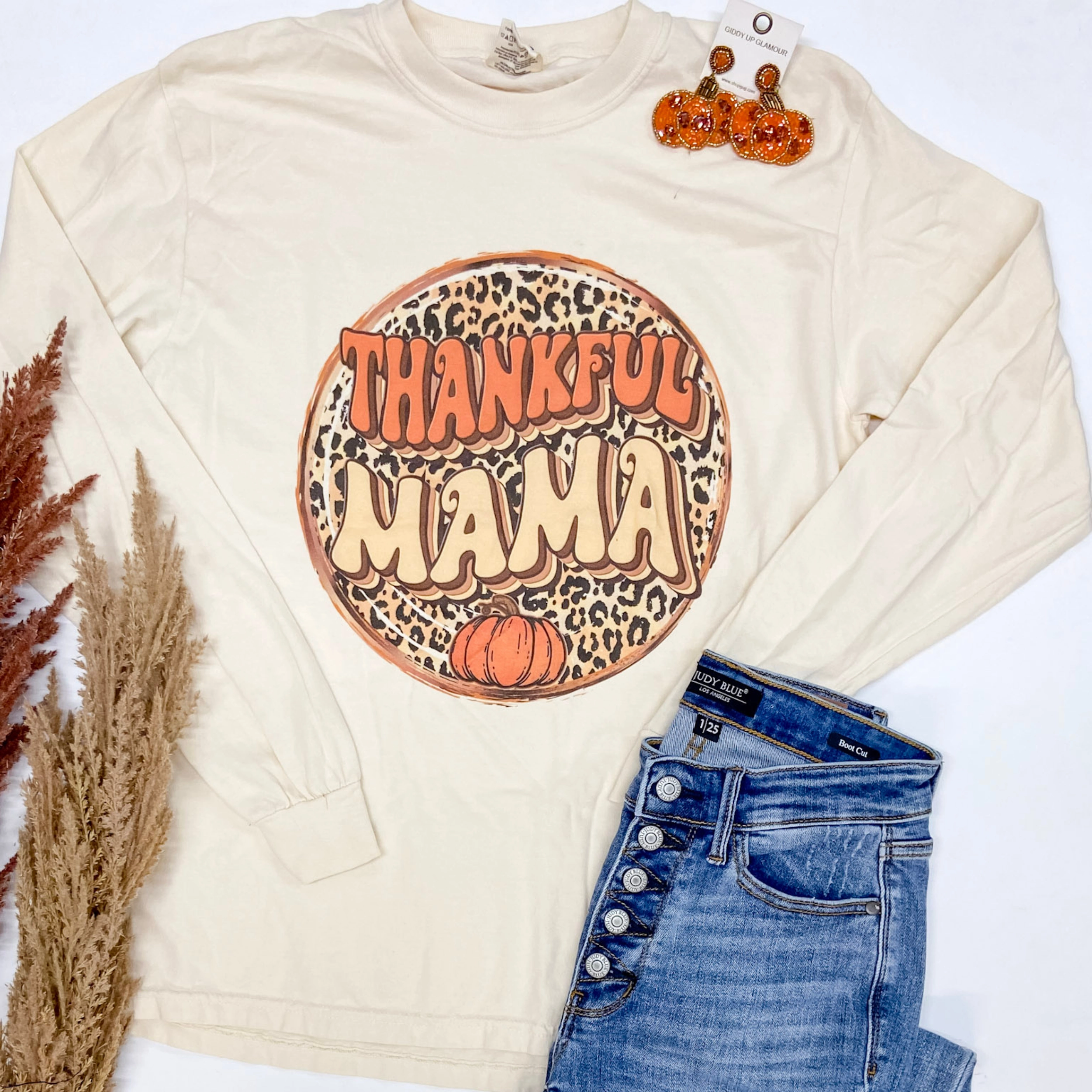 Last Chance Size Medium | Thankful Mama Long Sleeve Graphic Tee in Beige Easy-to-Match Basic Piece