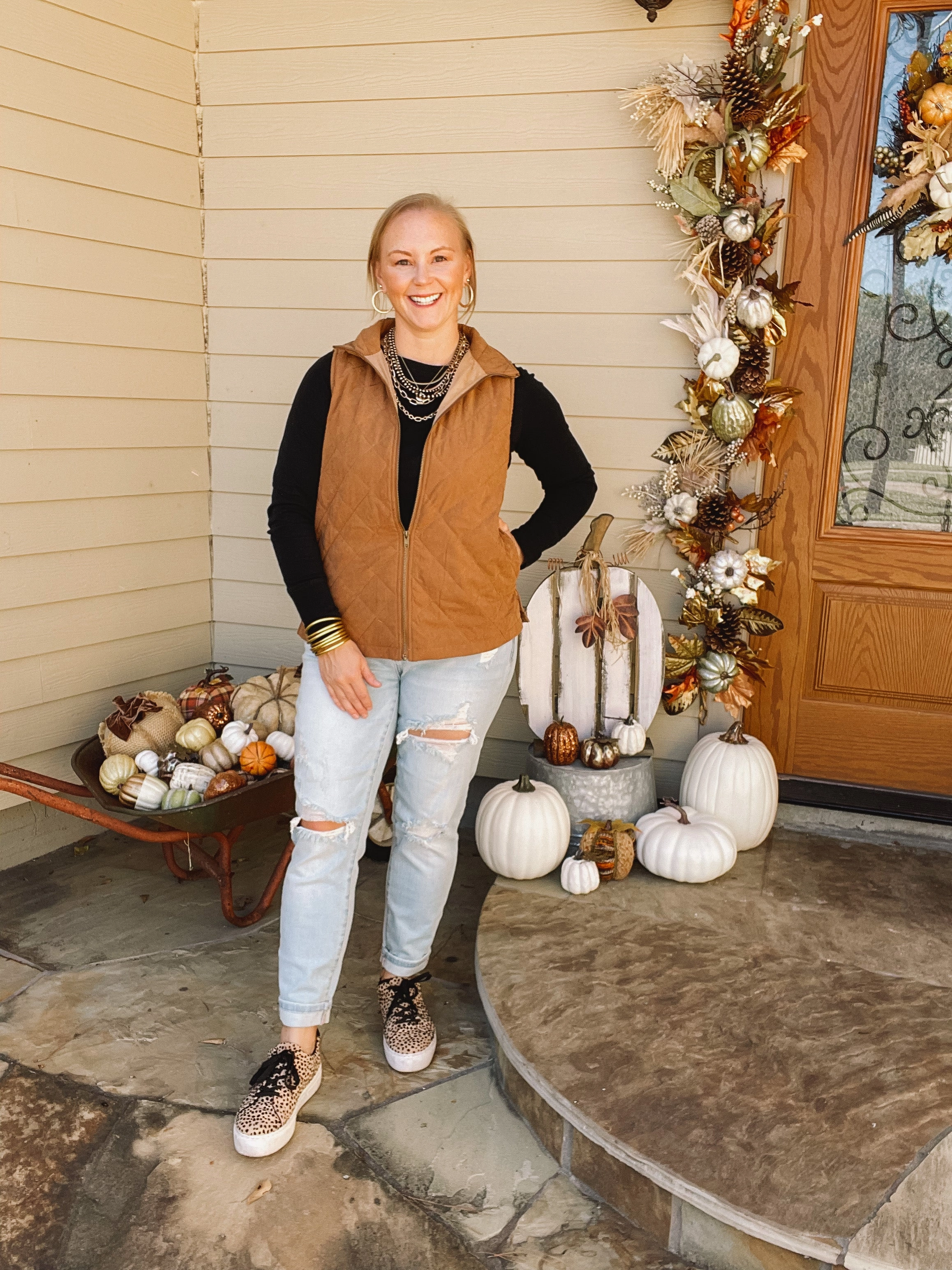 Charm Core Sharp Line Headed To Denver Zip Up Quilted Vest in Camel Brown