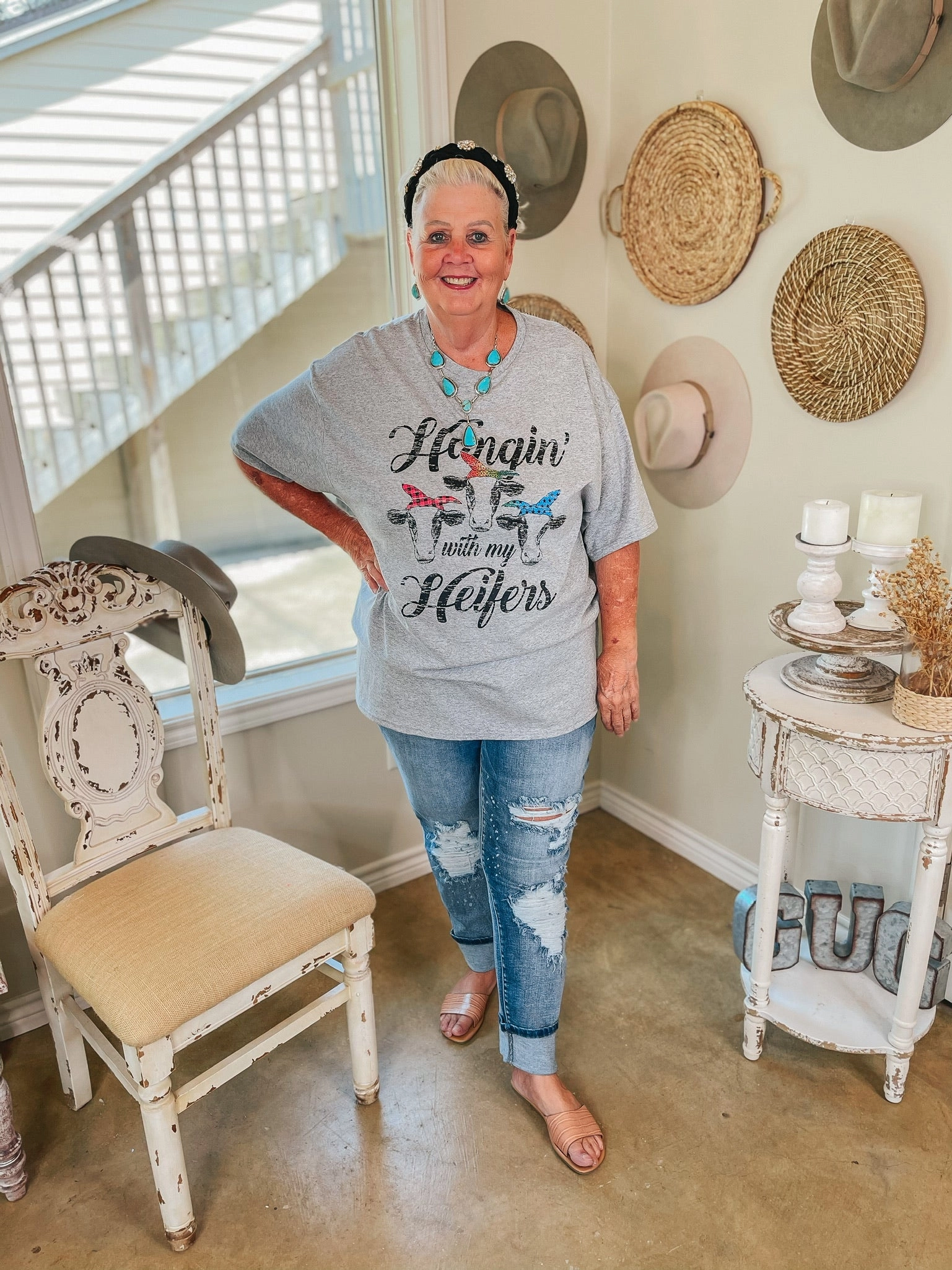 Fashion Accessory Couple Look Last Chance Size Small | Hangin' with my Heifers Cow Short Sleeve Graphic Tee in Heather Grey