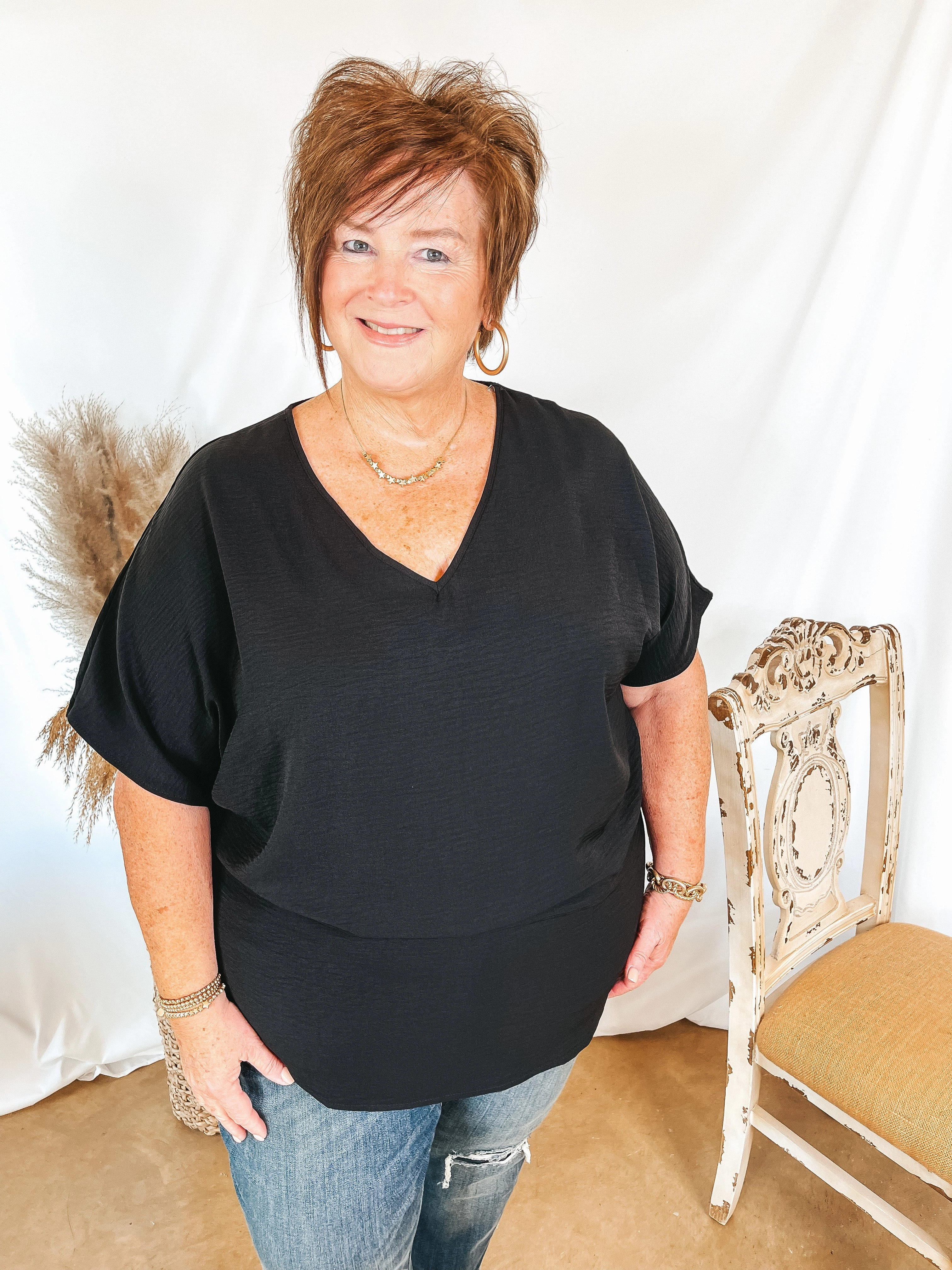 Last Chance size XL | Lovely Dear V Neck Short Sleeve Solid Top in Black Vision Fit