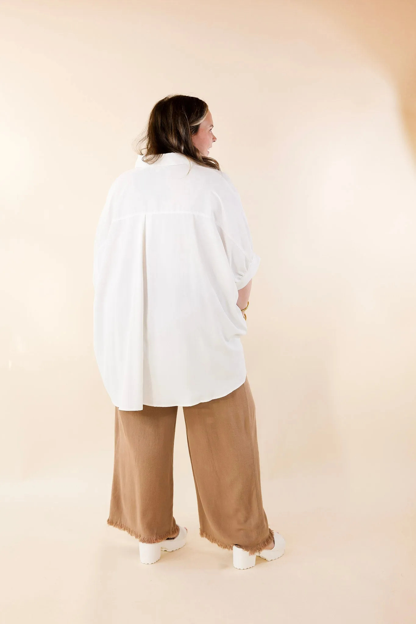 WindResistantWeave Vacation Mood Right On Cue Elastic Waistband Cropped Pants with Frayed Hem in Mocha Brown