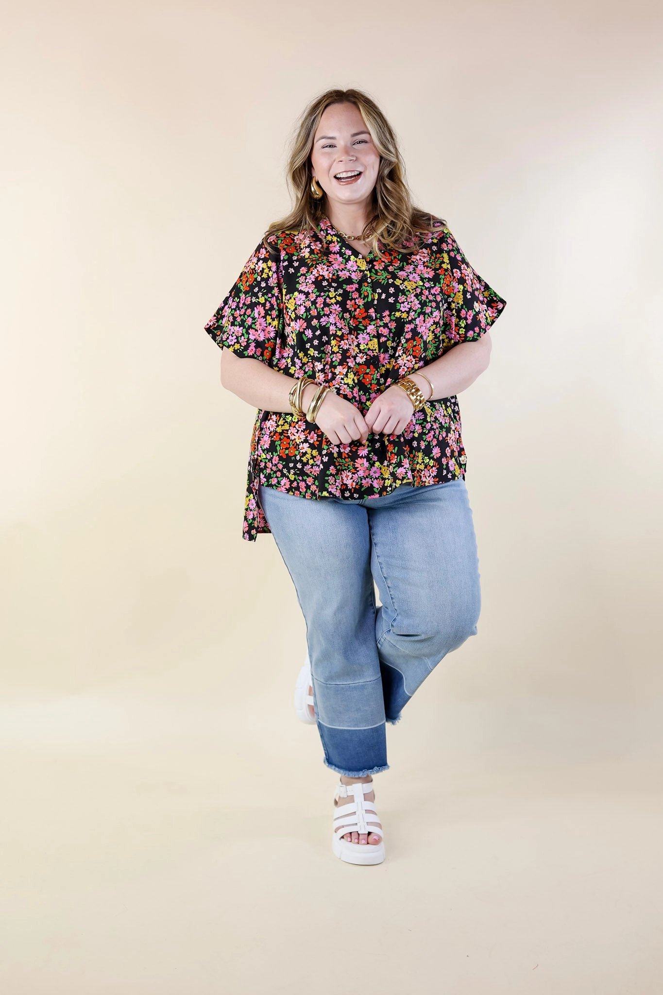 Adventure Awaits Floral Print Top with Collar in Black DurableWeave