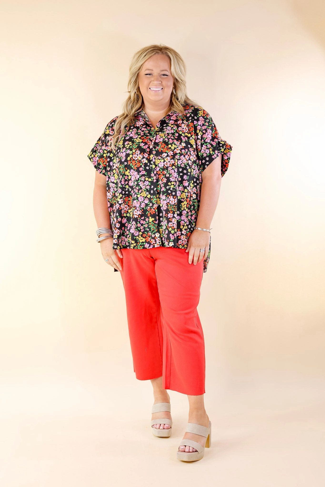 Poise Fit Adventure Awaits Floral Print Top with Collar in Black