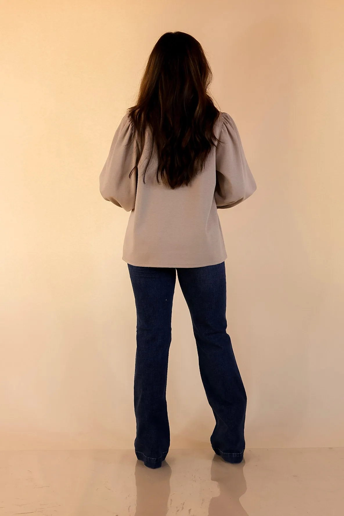 OdorResistantFinish Refined Edge Puff 3/4 Sleeve Top with Collar Detailing in Sand