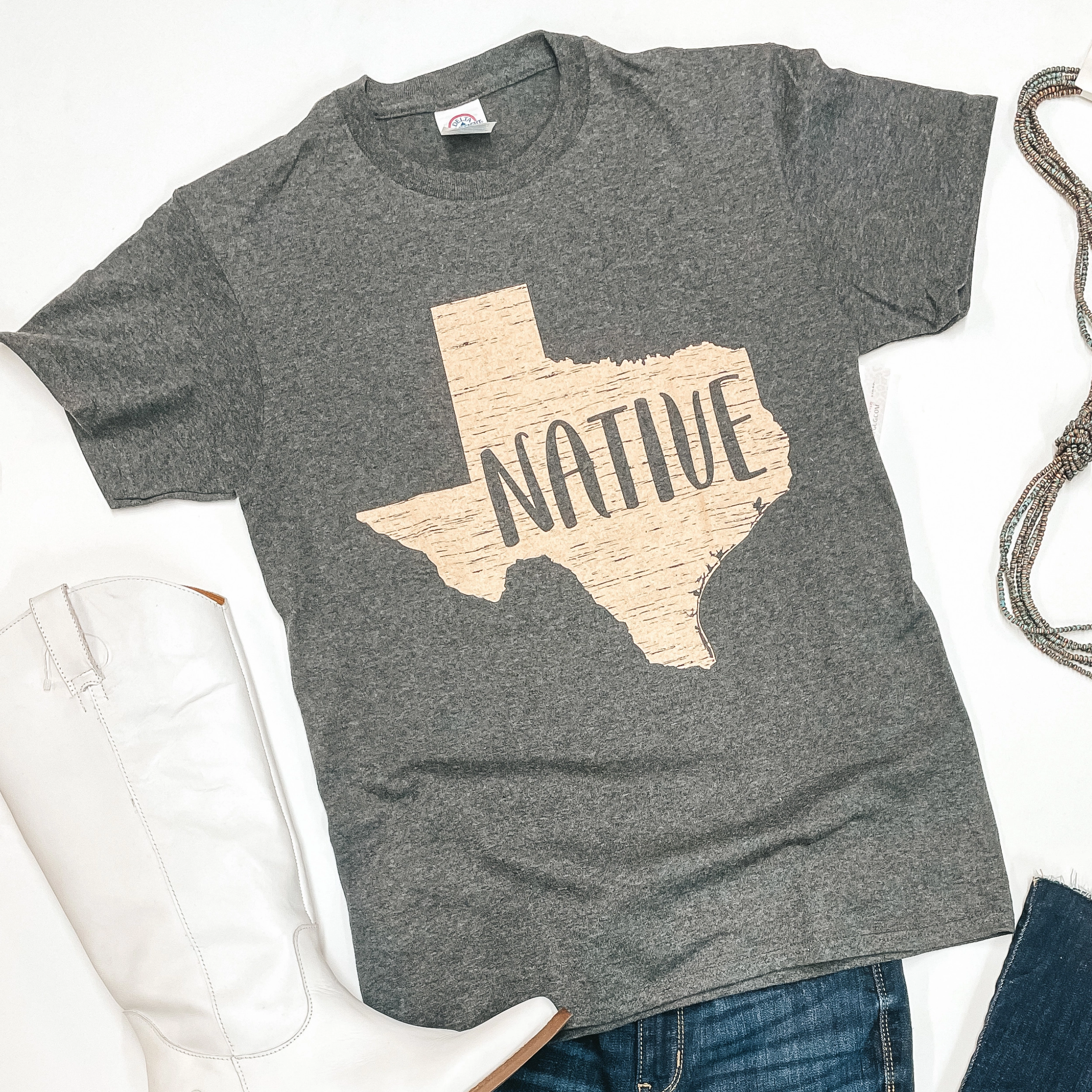 Native Texan Short Sleeve Graphic Tee in Charcoal Grey Brave Fit Formal Tone