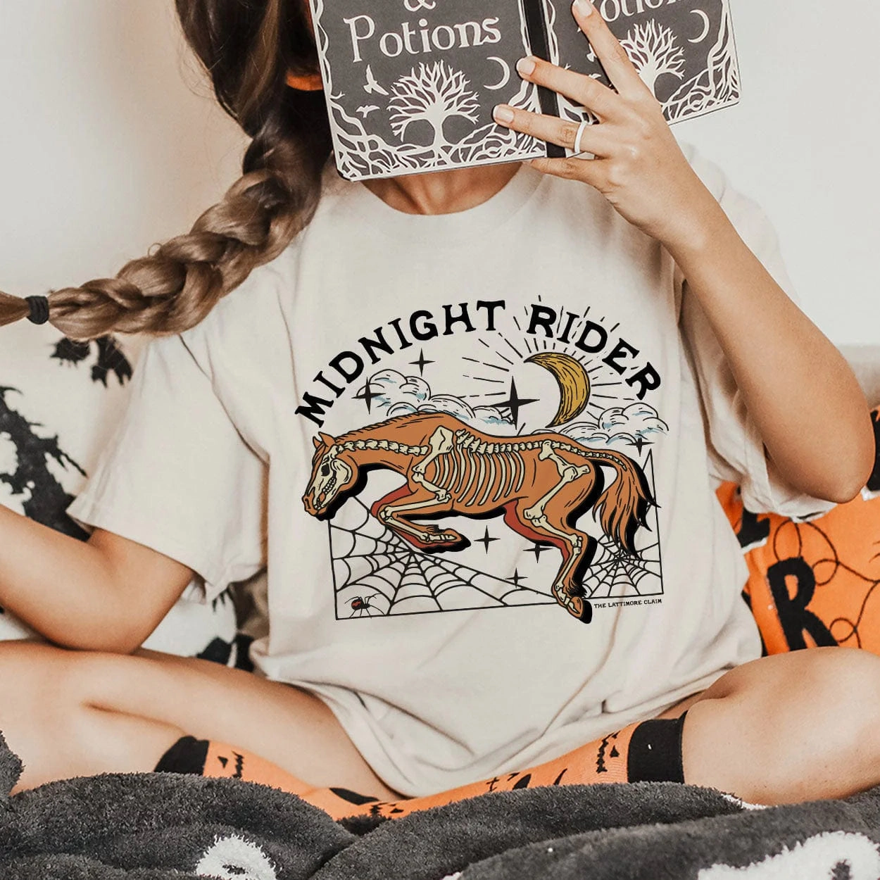Online Exclusive | Midnight Rider Short Sleeve Graphic Tee in Cream Farm Glow WrinkleFree Fabric