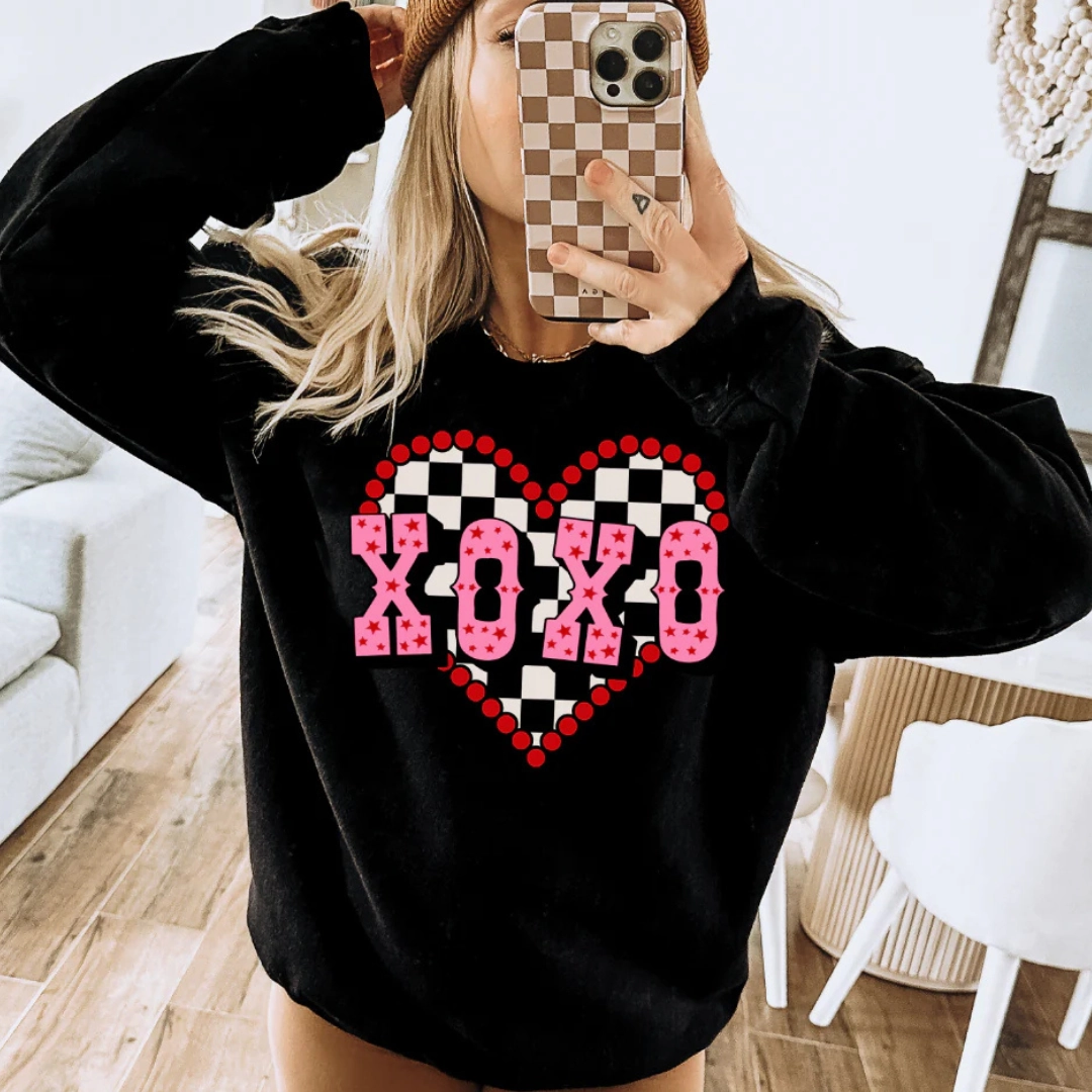 Online Exclusive | XOXO Heart on Checkered Background Graphic Sweatshirt in Black Effortless Fashion