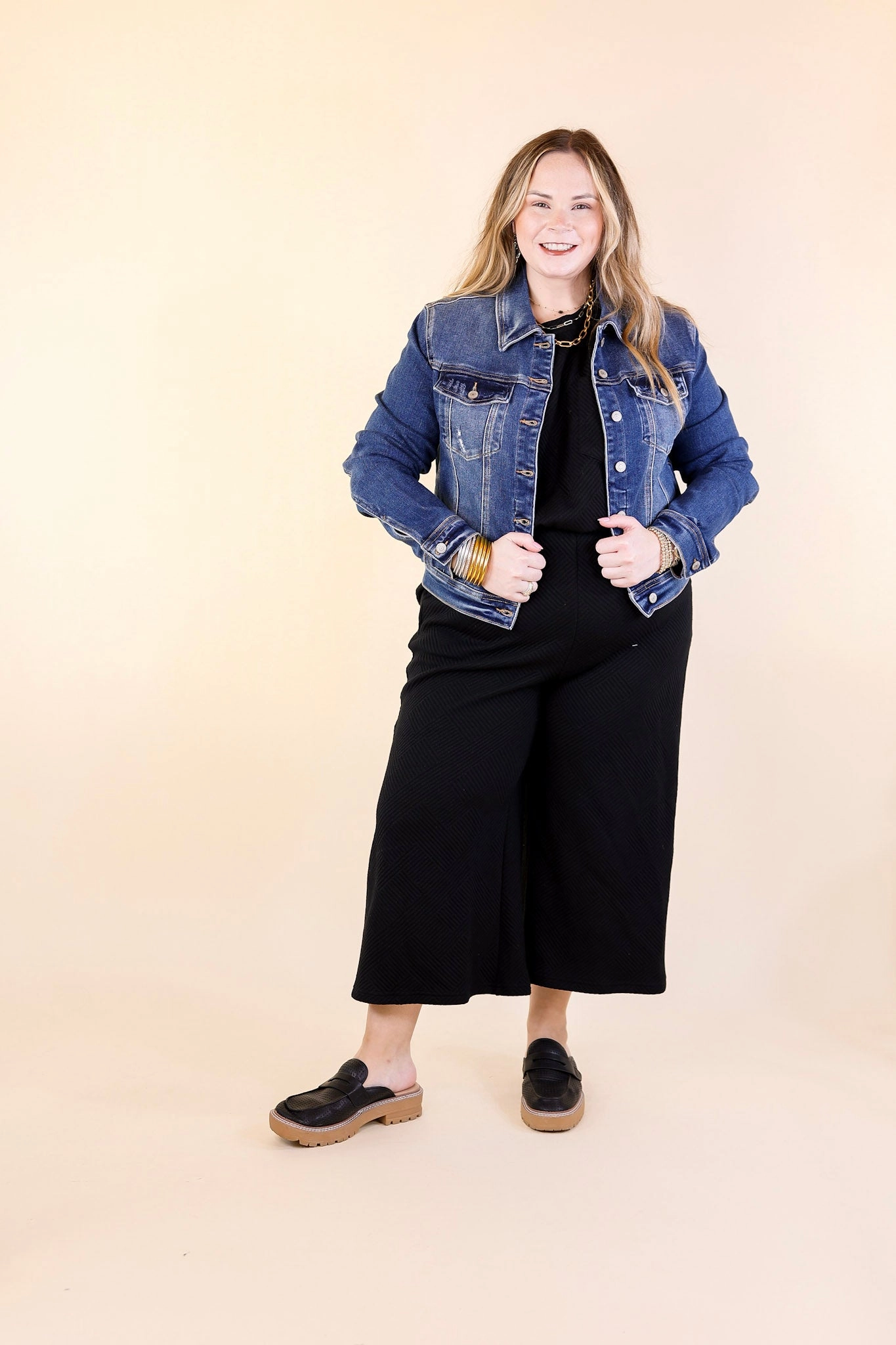 SweatAbsorbentLining Seamless transition Judy Blue | Like Clock Work Classic Destroy Denim Jacket in Dark Wash