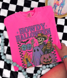 Online Exclusive | Checkered Howdy Halloween Graphic on Short Sleeve Comfort Color Tee in Multiple Color Options DropShoulderDesign