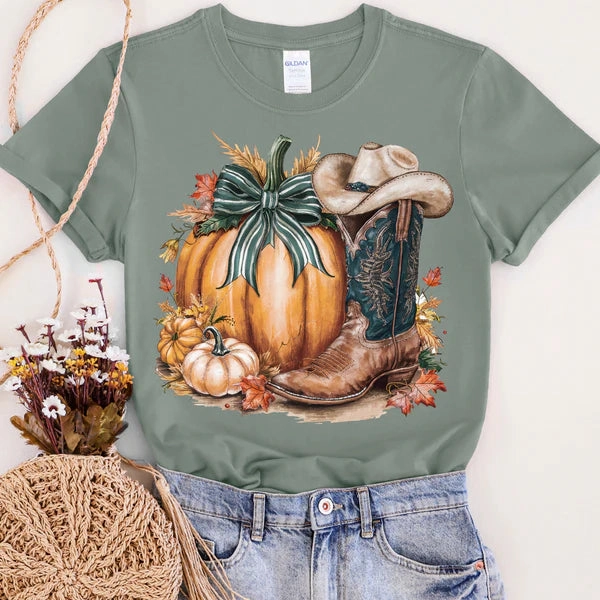 Online Exclusive | Country Pumpkin Graphic on Short Sleeve Tee in Sage Green Fashion Essential