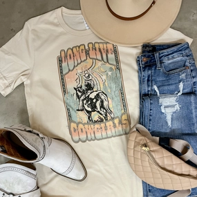Online Exclusive | Long Live Cowgirls Graphic Tee in Cream Daywear Style