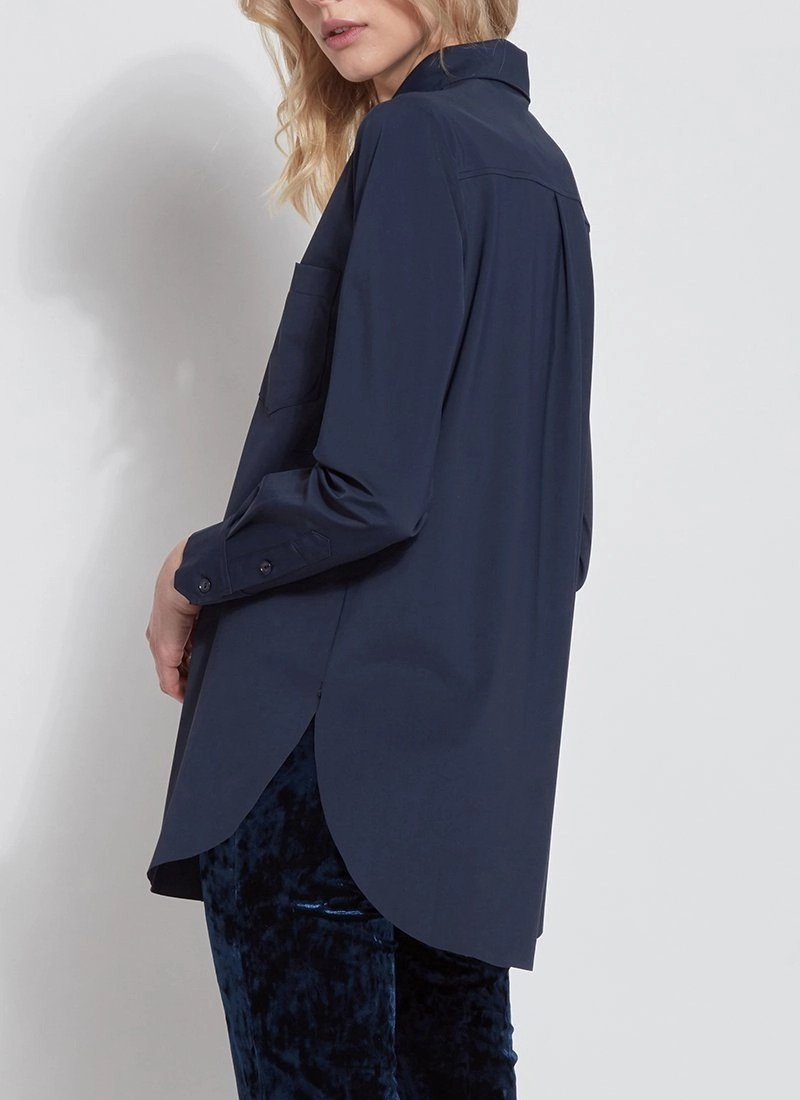 Flatlock Seam Technology Snag Resistant Surface Online Exclusive | Lysse Schiffer Button Down Dress Shirt in Twilight (Navy Blue)