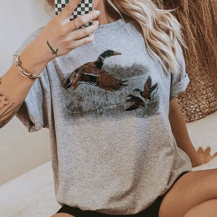 Online Exclusive | Retro Duck Scenery Short Sleeve Graphic Tee in Grey Active Outfit Style Performance Wear