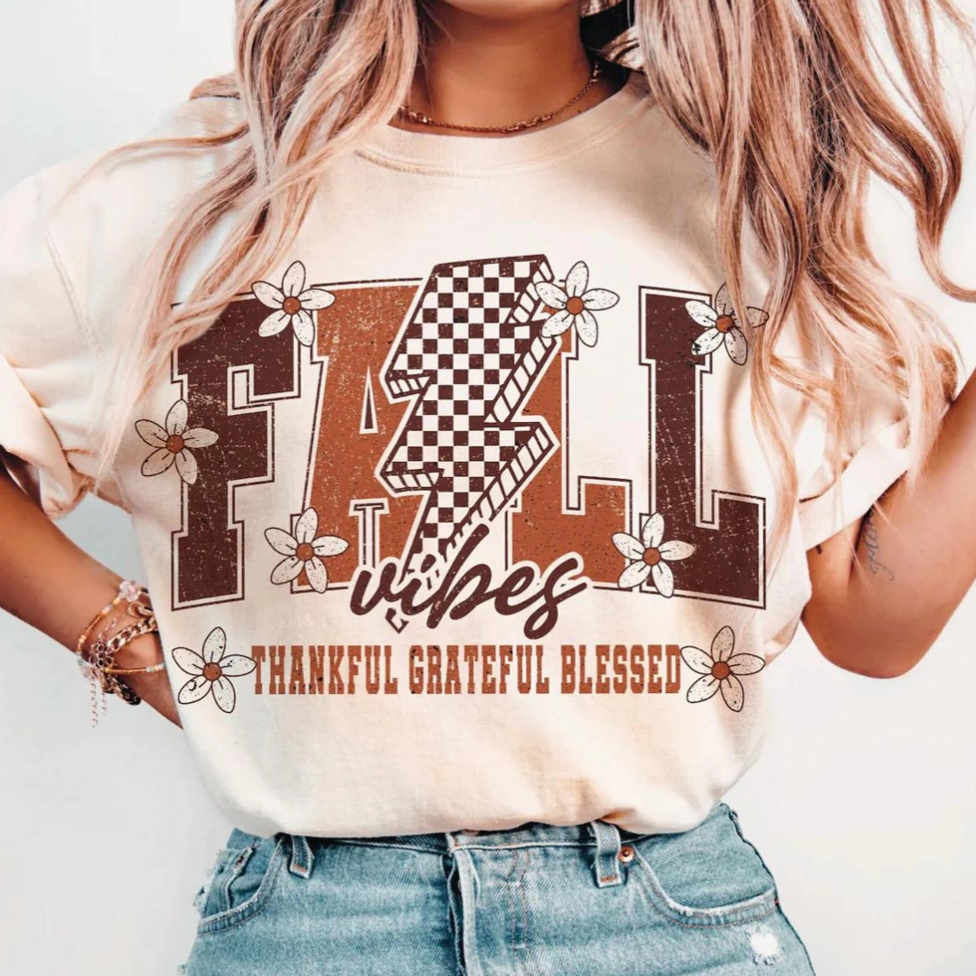 Online Exclusive |Thankful Grateful Blessed Fall Vibes Graphic Tee in Cream Effortless Comfort
