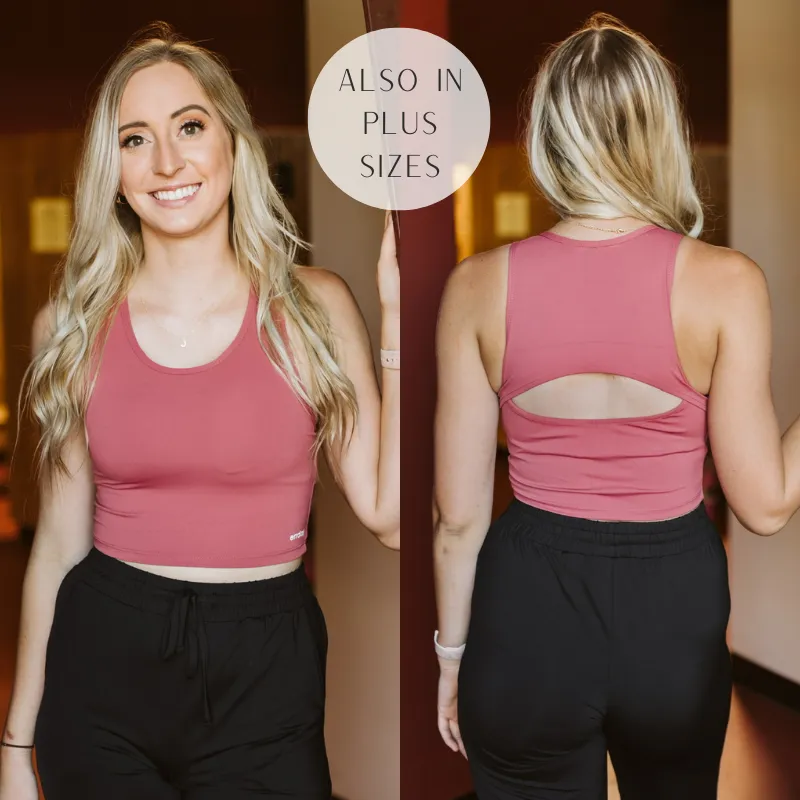 NonRestrictiveCut EasyCareMaterial Perfect For Pilates Open Back Tank Top Sports Bra in Marsala Red