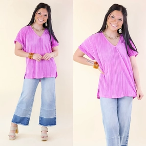 Icon Fit Casual Charm V Neck Pliss?? Top in Spring Orchid Purple