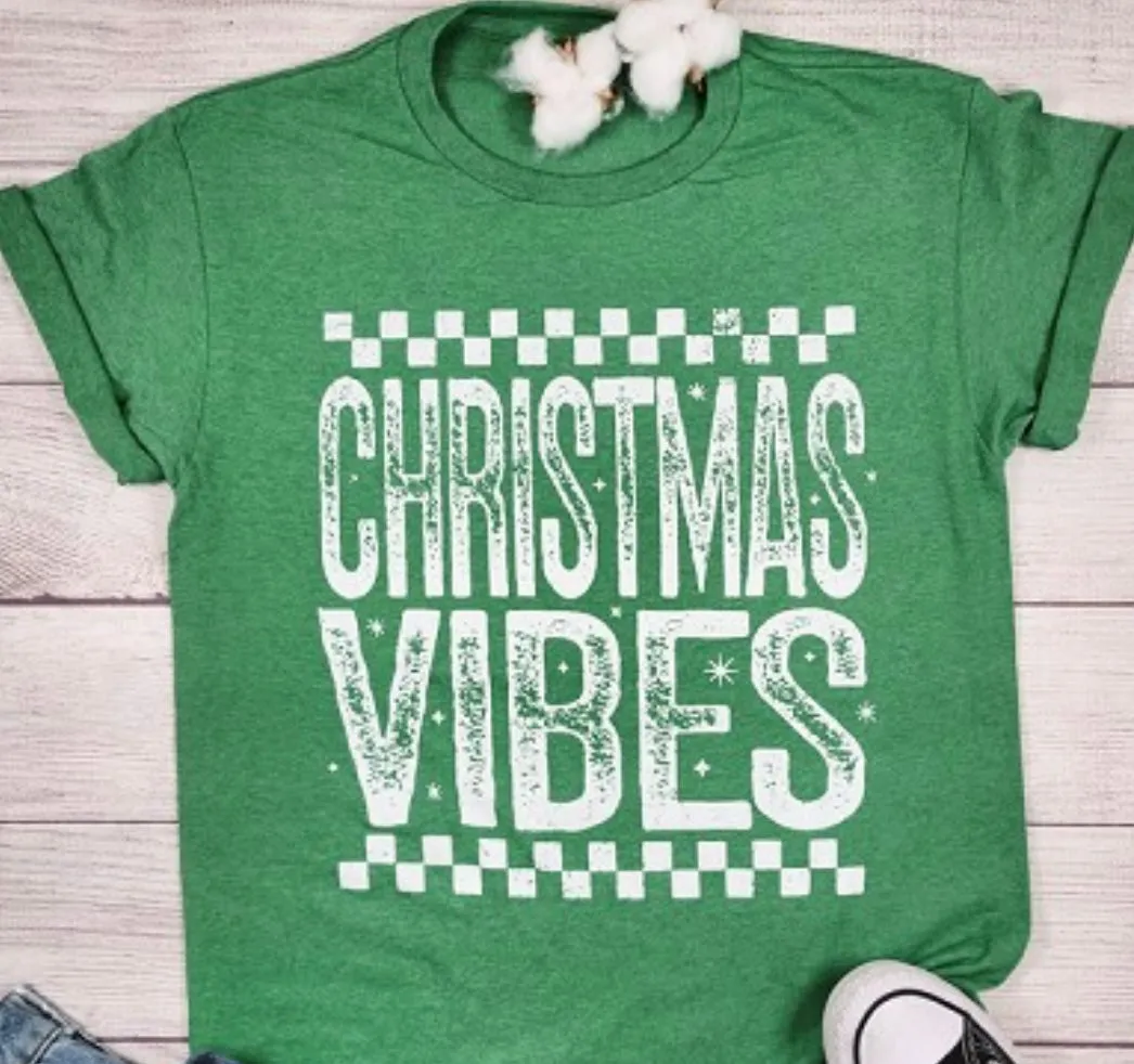 QuickDrying Pre-Order Christmas Vibes Short Sleeve Graphic Tee in Green