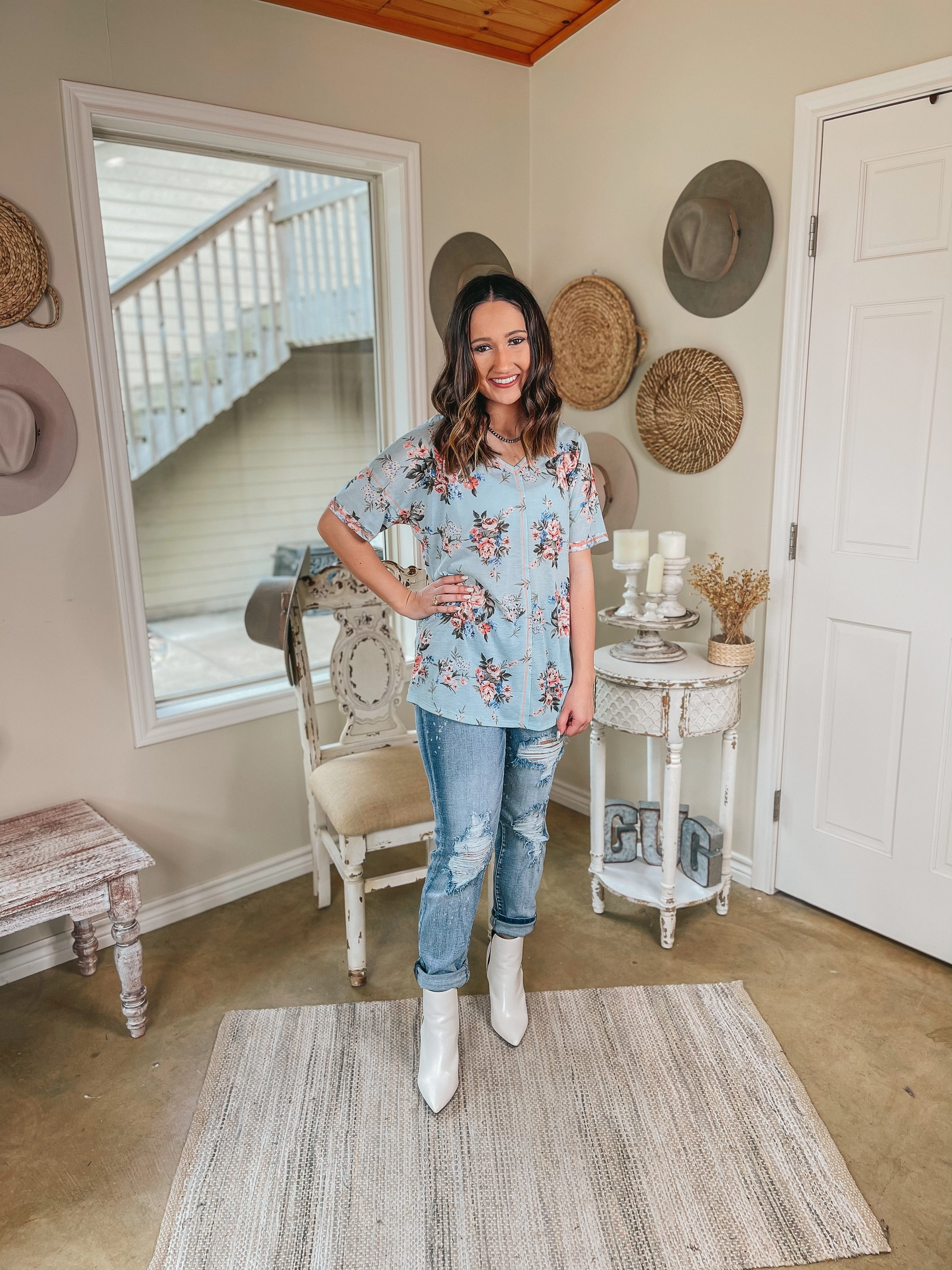 Lightweight Fabric Last Chance Size Small | Casually Cool Floral Print V Neck Tee in Mint Blue