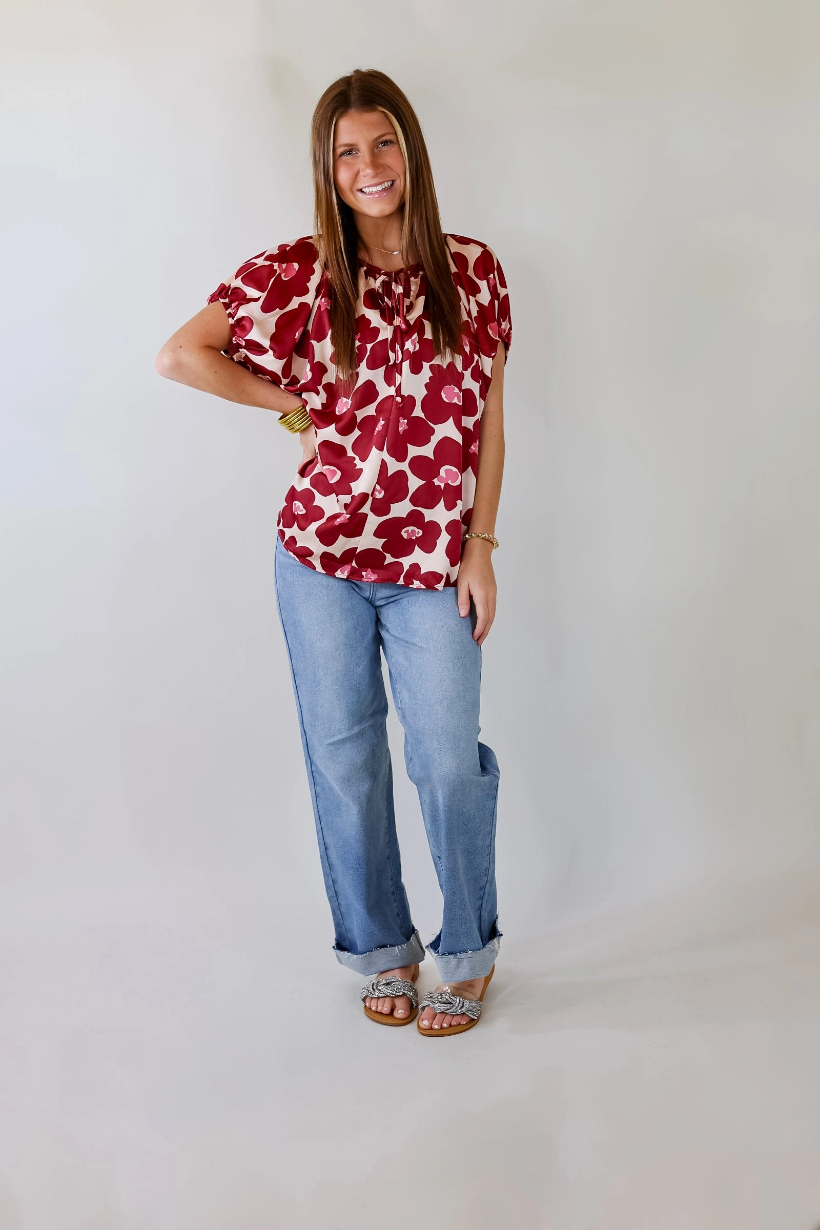 NonChafe AI Style Counting Kisses Short Sleeve Floral Top with Keyhole in Maroon