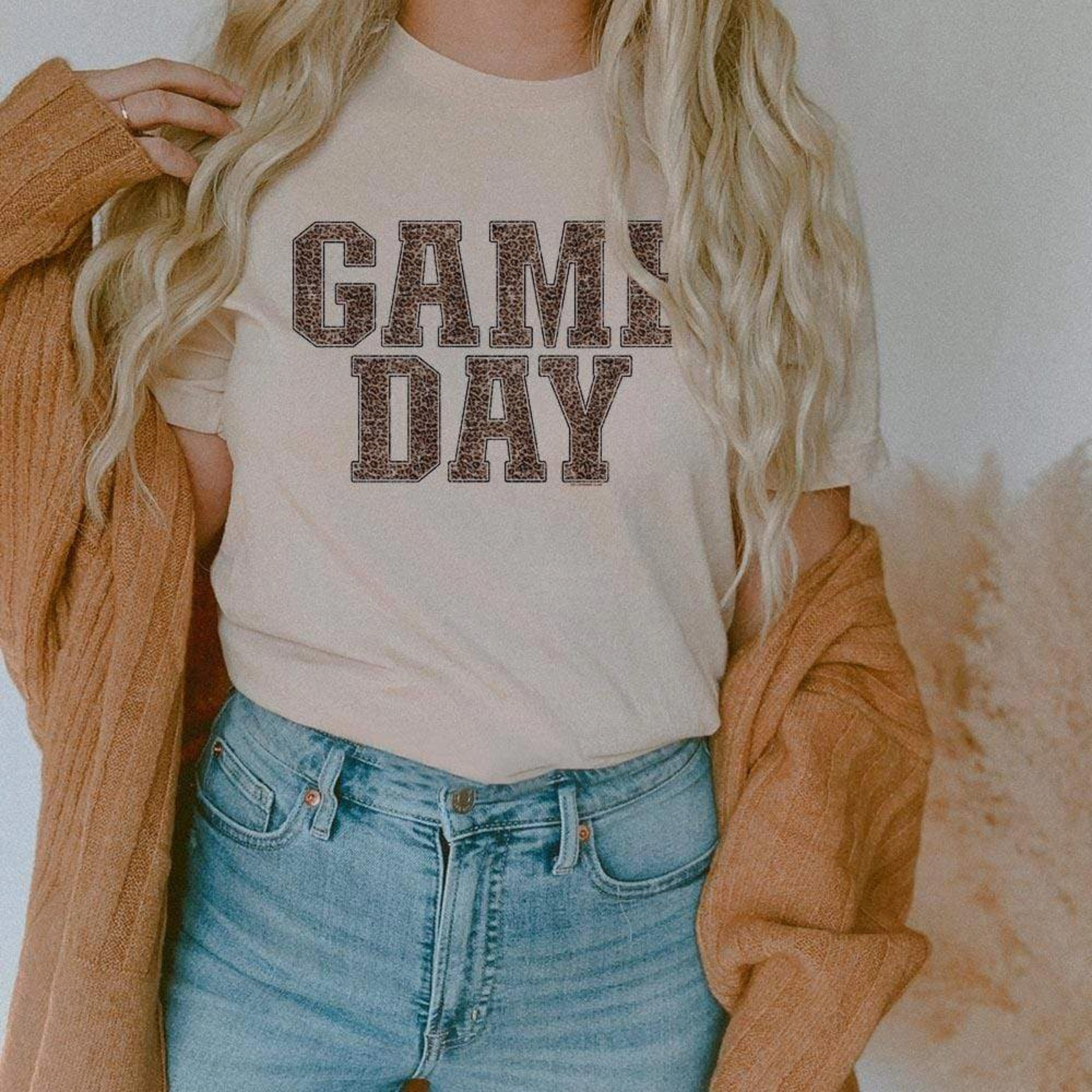 Online Exclusive | Leopard Print Gameday Graphic Tee in Cream Strong Denim