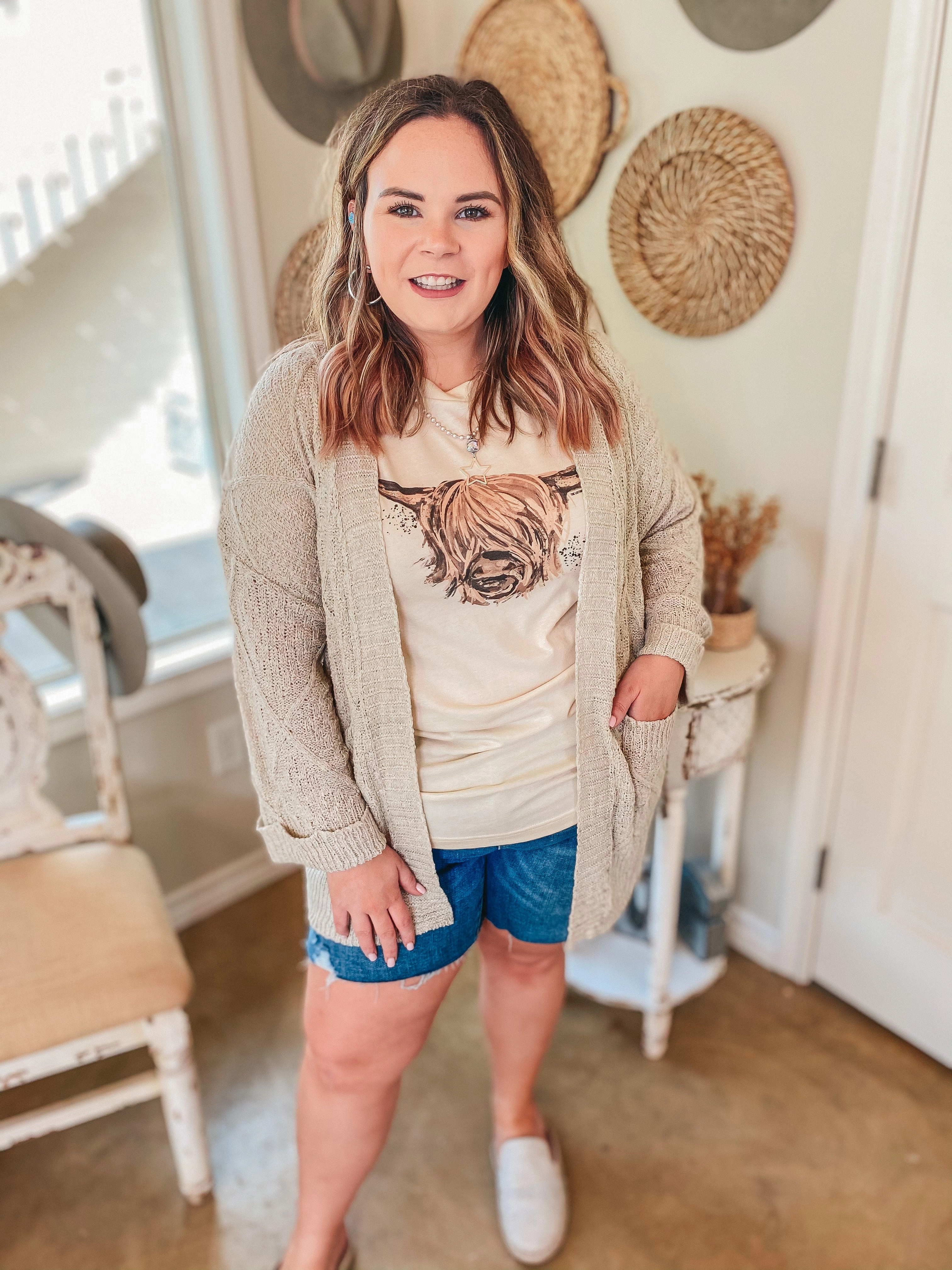 QuickEvaporation Online Exclusive | Highlander Cow Short Sleeve Graphic Tee in Cream