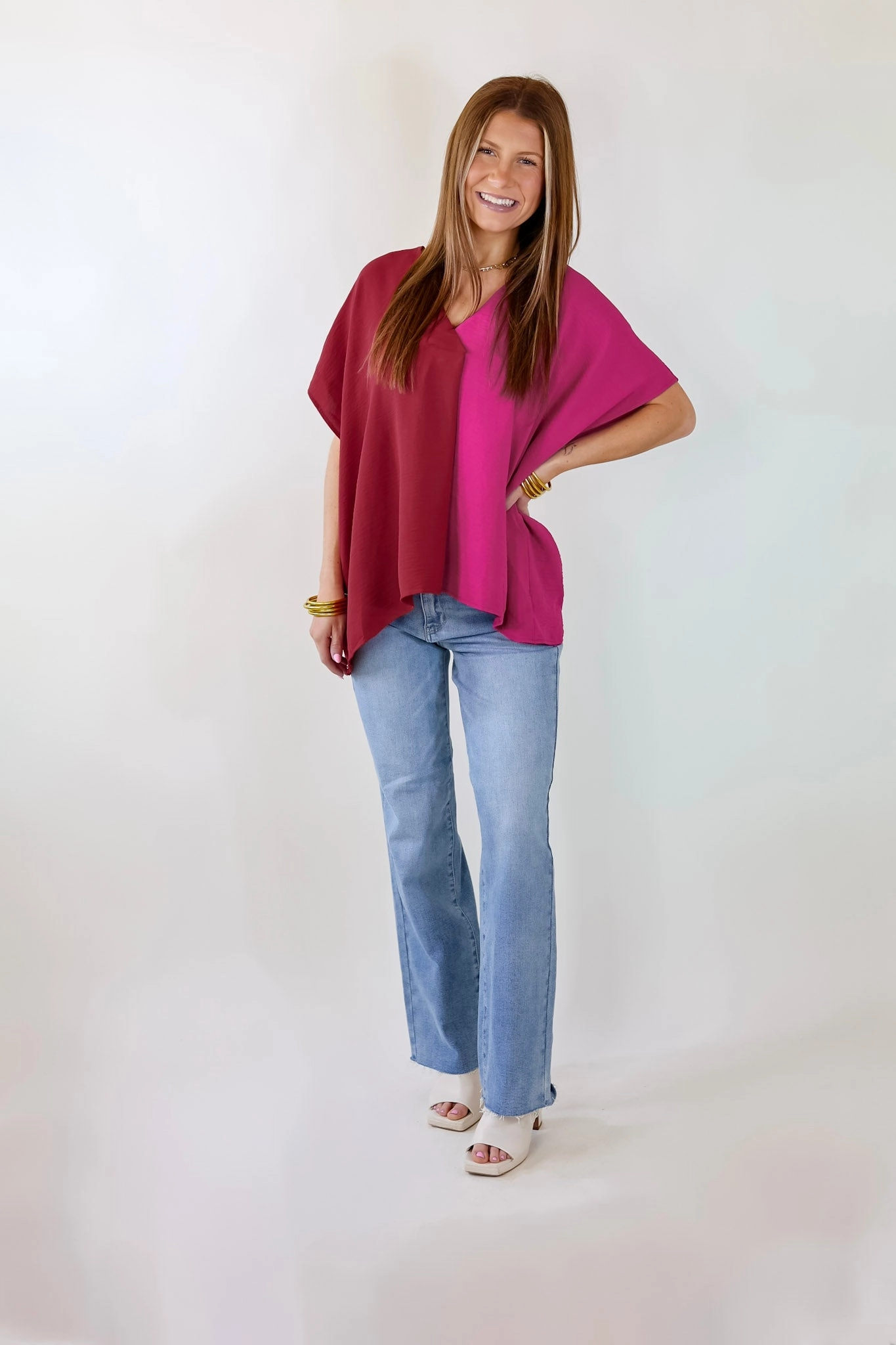 Free Fit Spanish Glow Weekend Out V Neck Placket Color Block Short Sleeve Top in Maroon and Pink
