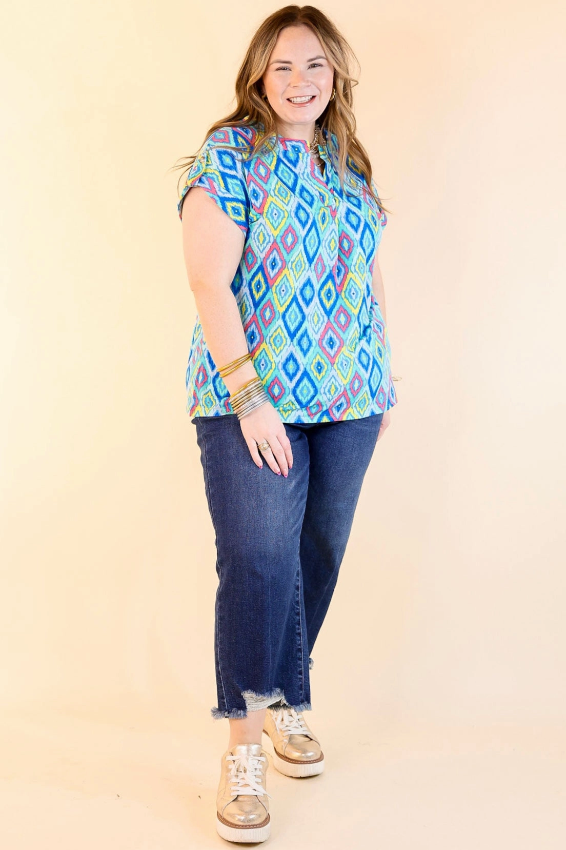 Lightweight texture Downtown Darling Geometric Print Short Sleeve Tunic Top in Blue Mix