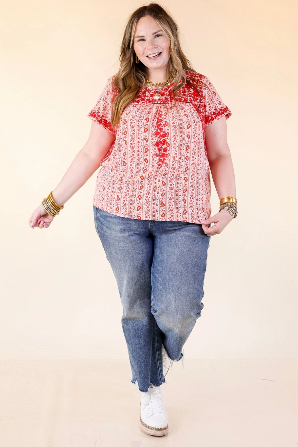 Sunny Day Floral Print Top with Red Floral Embroidery in Off White Holiday Style