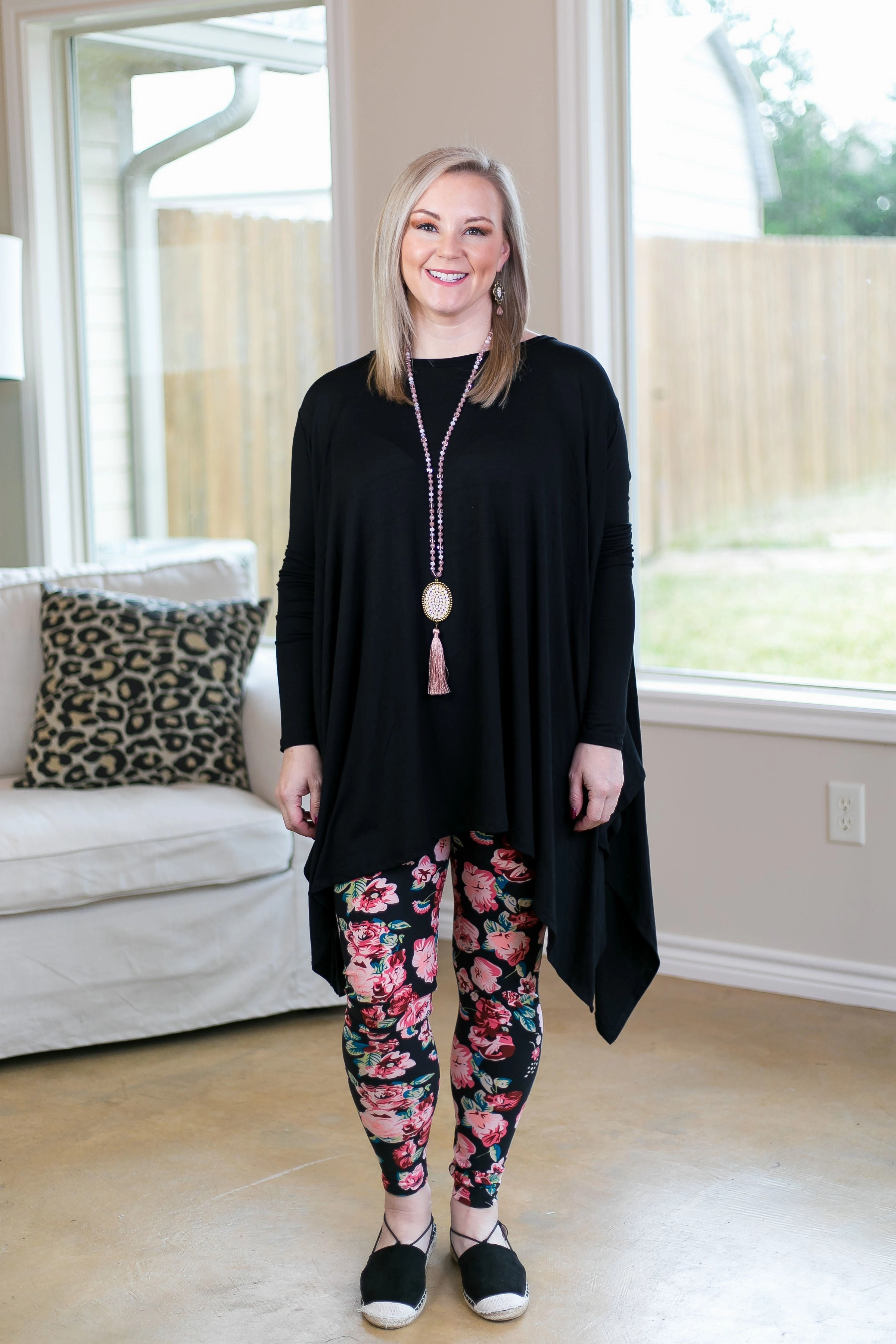 Body Hugging Fit Body-Hugging Fit This Is The Life Floral Print Leggings in Pink