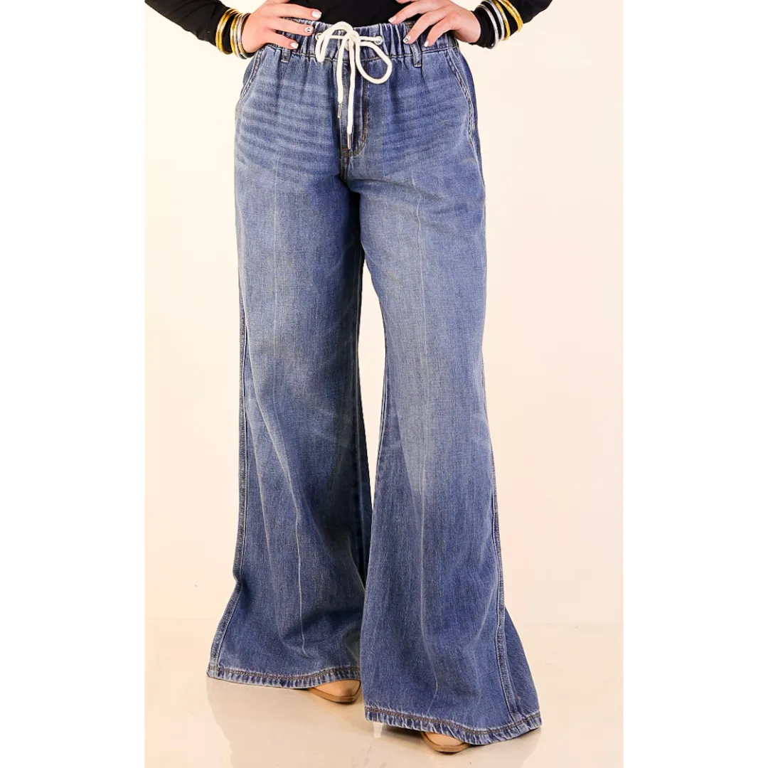 Judy Blue | Made to Move Wide Leg Palazzo Featherweight Elastic Waistband Jeans in Dark Wash UVProtection