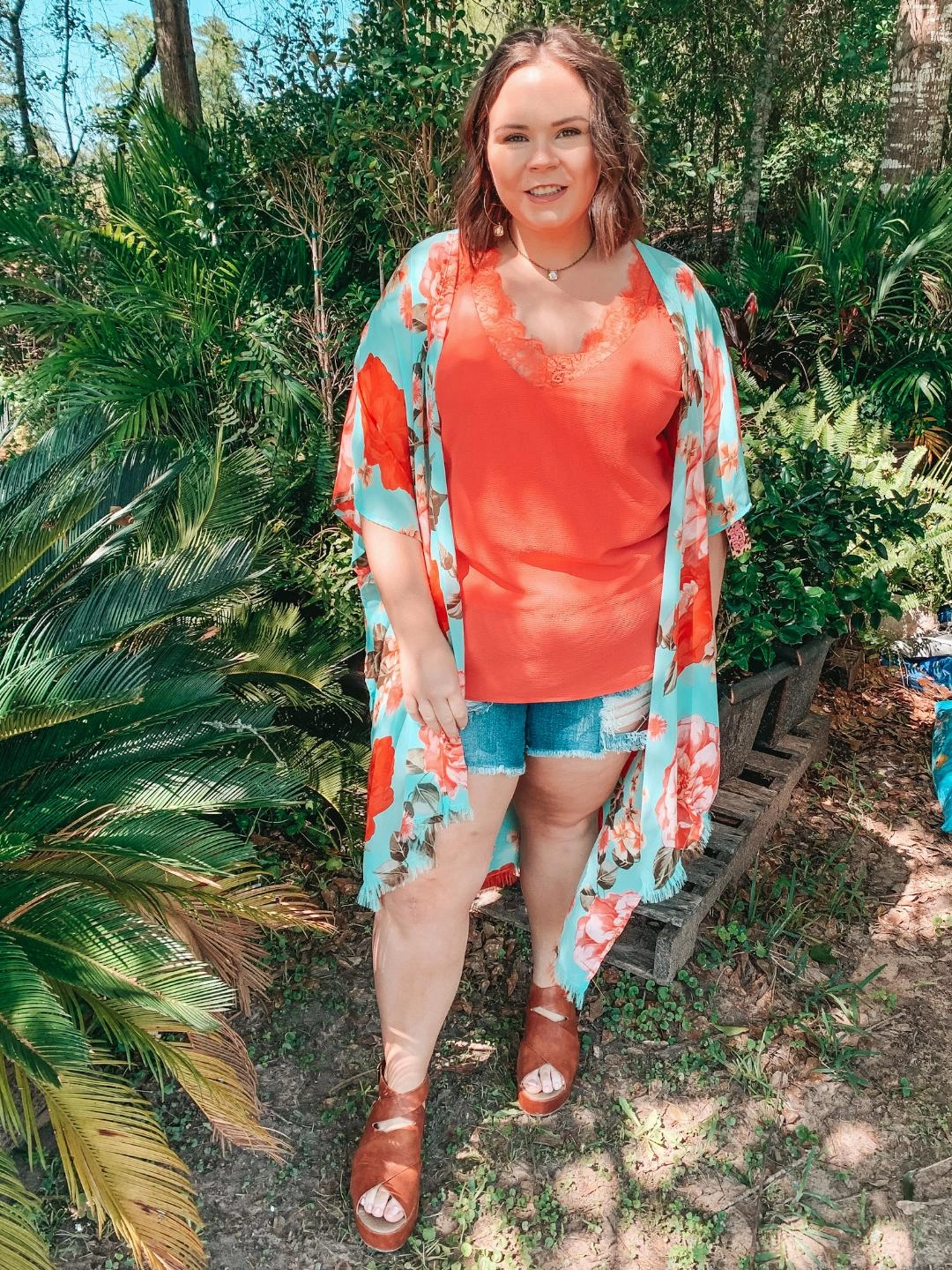 World Tone MultiPocket System On Replay Solid Color Camisole with Lace Sleeves in Coral