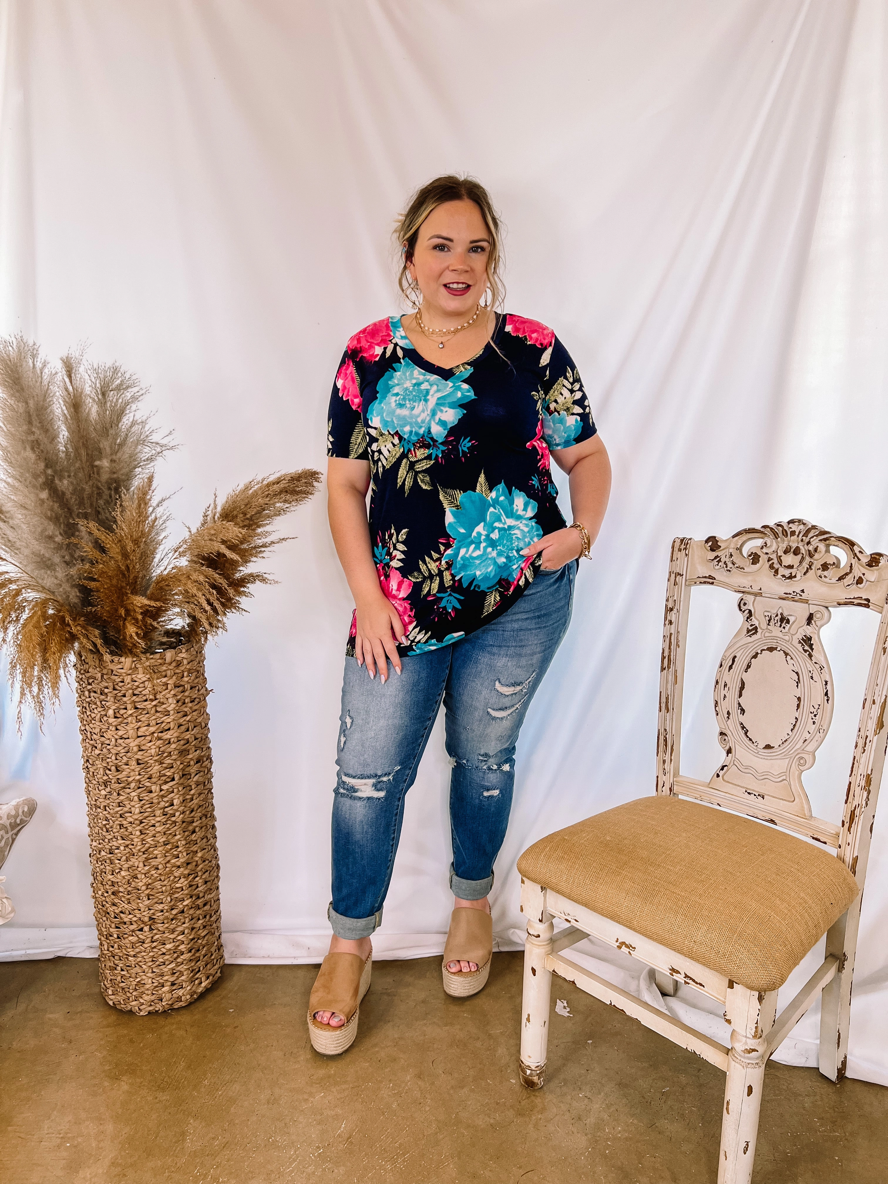 Keep Things Simple V Neck Large Floral Print Short Sleeve Tee Shirt in Navy Blue Modern Sneakers Drive Core