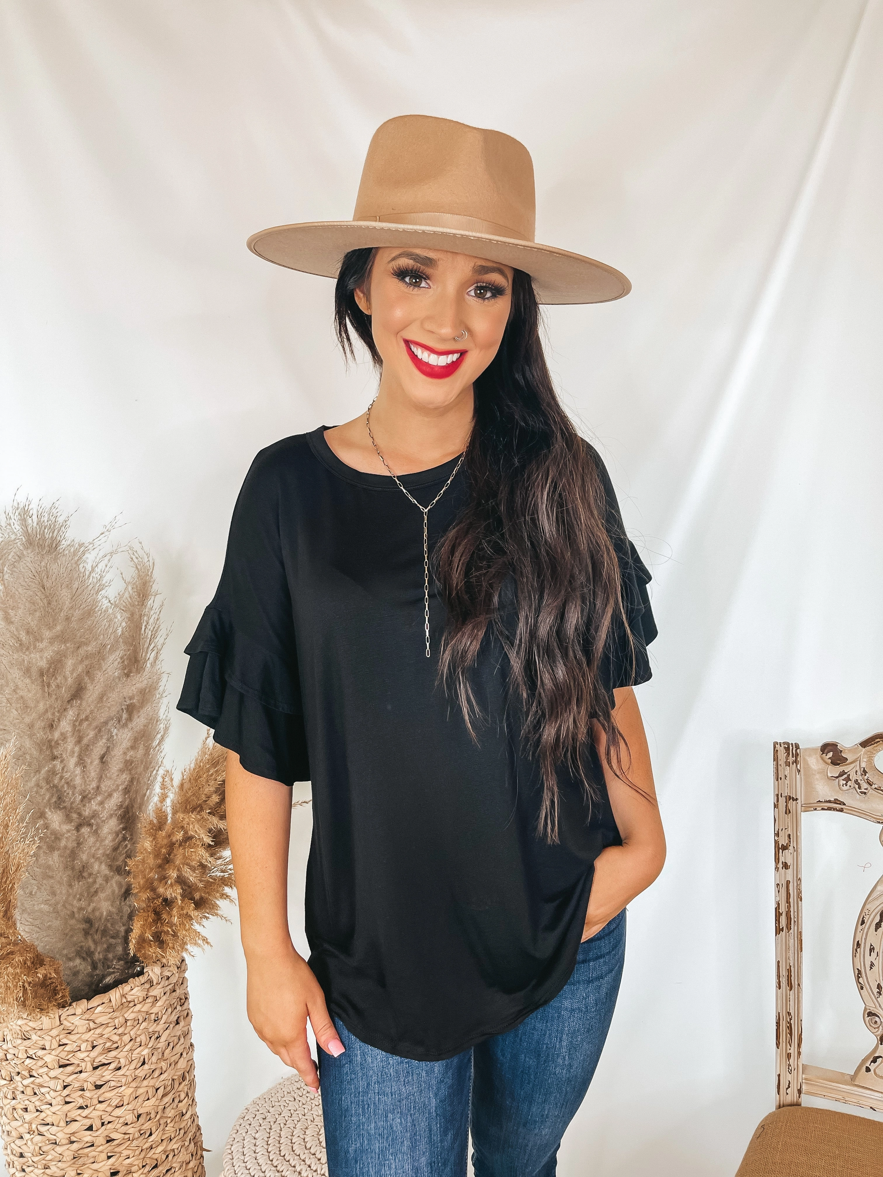 Thin Core Set The Standard Solid Short Sleeve Top with Ruffled Sleeves in Black